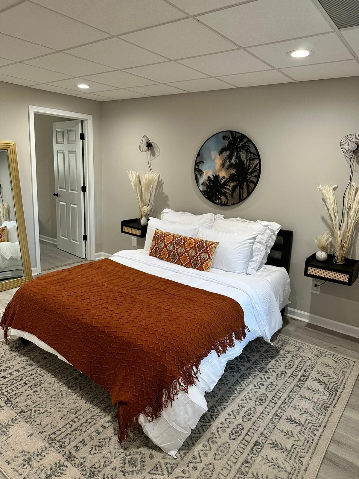 Tranquil Lower level suite w/ Private entrance