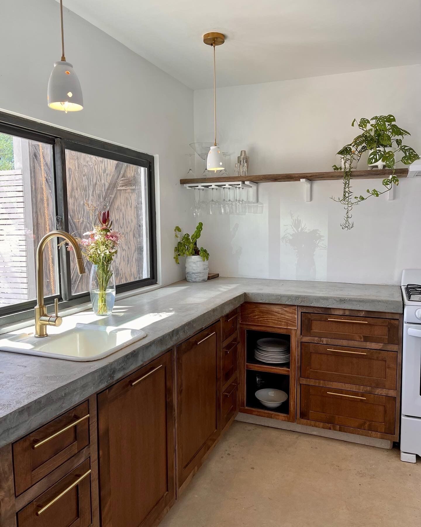 ✷ Scenic Location ✷ Pet-Friendly ✷ Low Fees ✷ Huge Outdoor Living Space ✷ 
