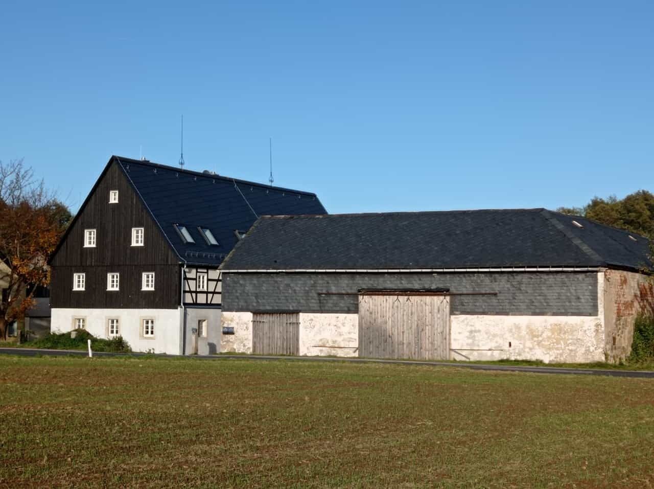 Apartment in the renovated monument / FeWo1