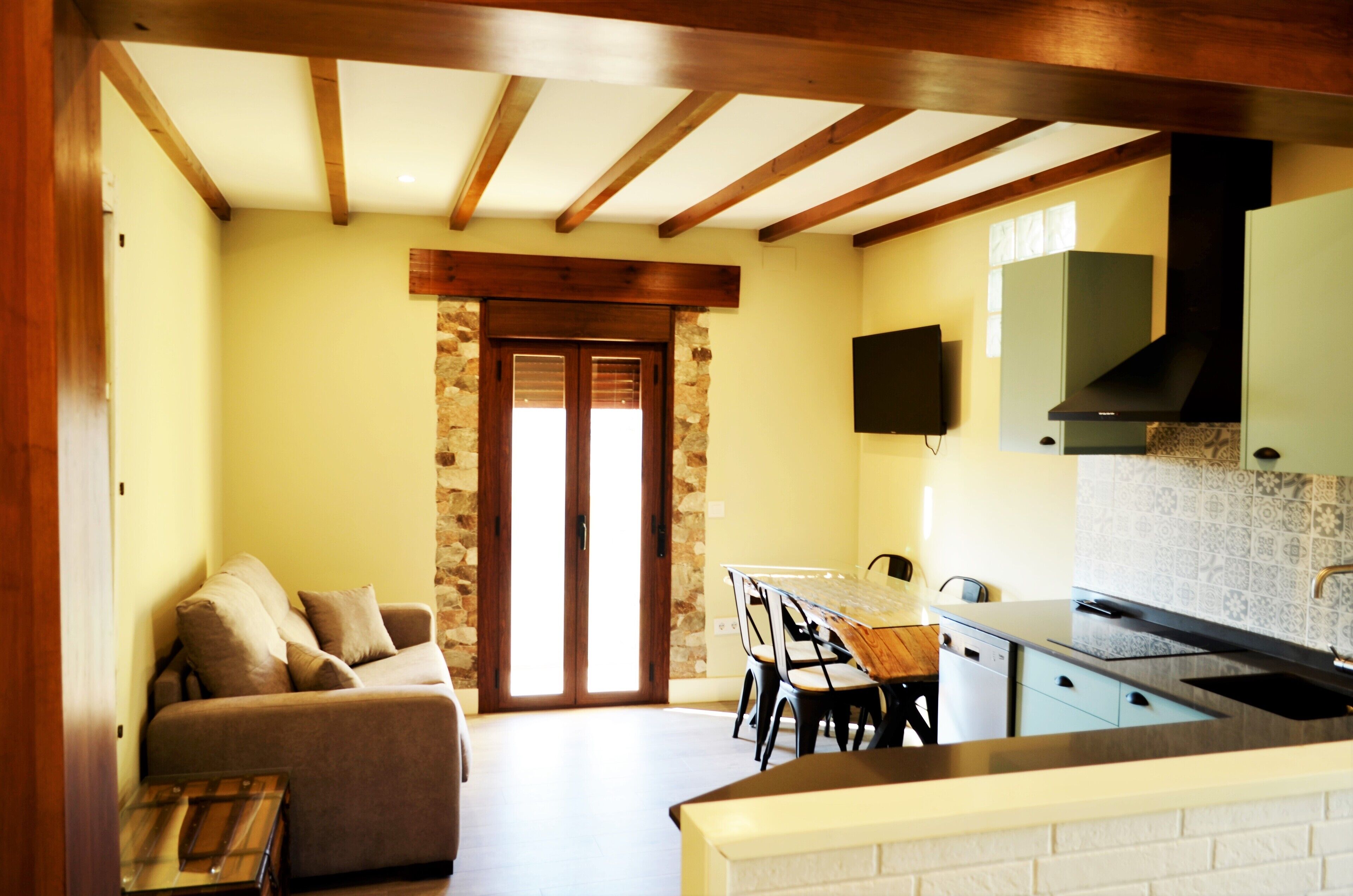 Apartment with terrace to the nature "El cercao" TR-CC-00449