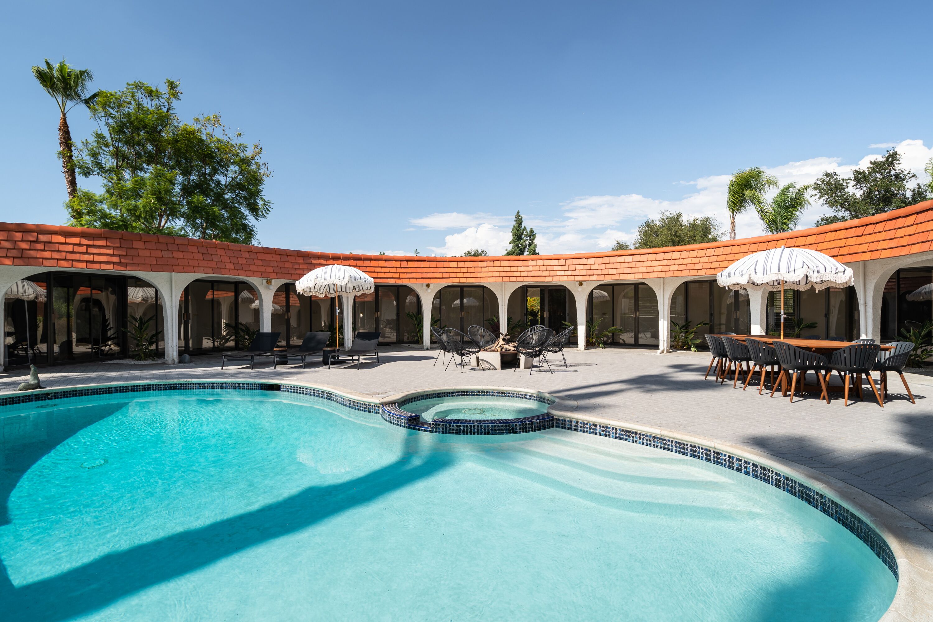 Private 1.5 acre resort home 5bd/ 3.5bth