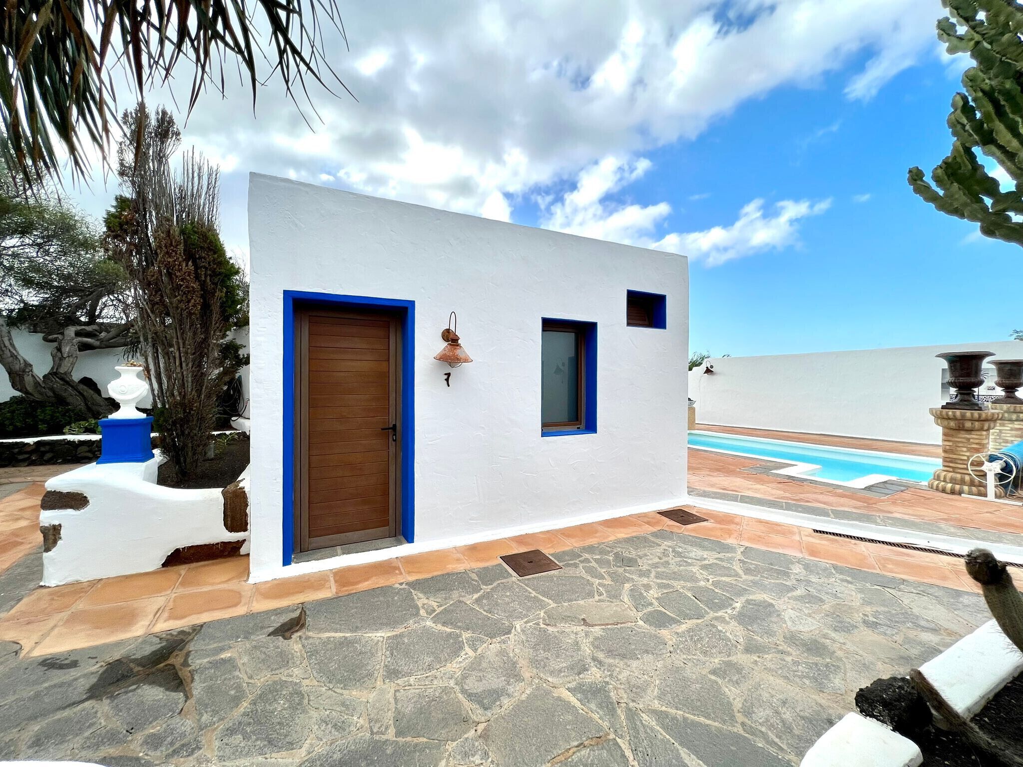 Doble con desayuno,Wifi,estupenda piscina en Yaiz