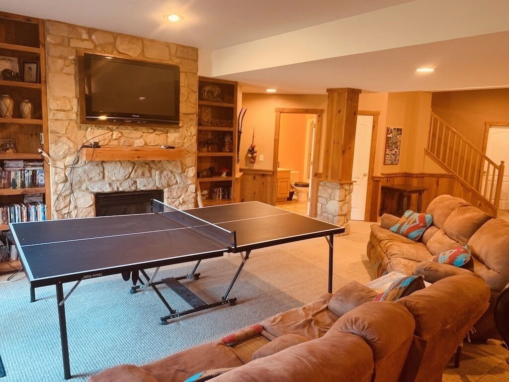 Hilltop Mansion Apartment near LVC and Hersheypark!