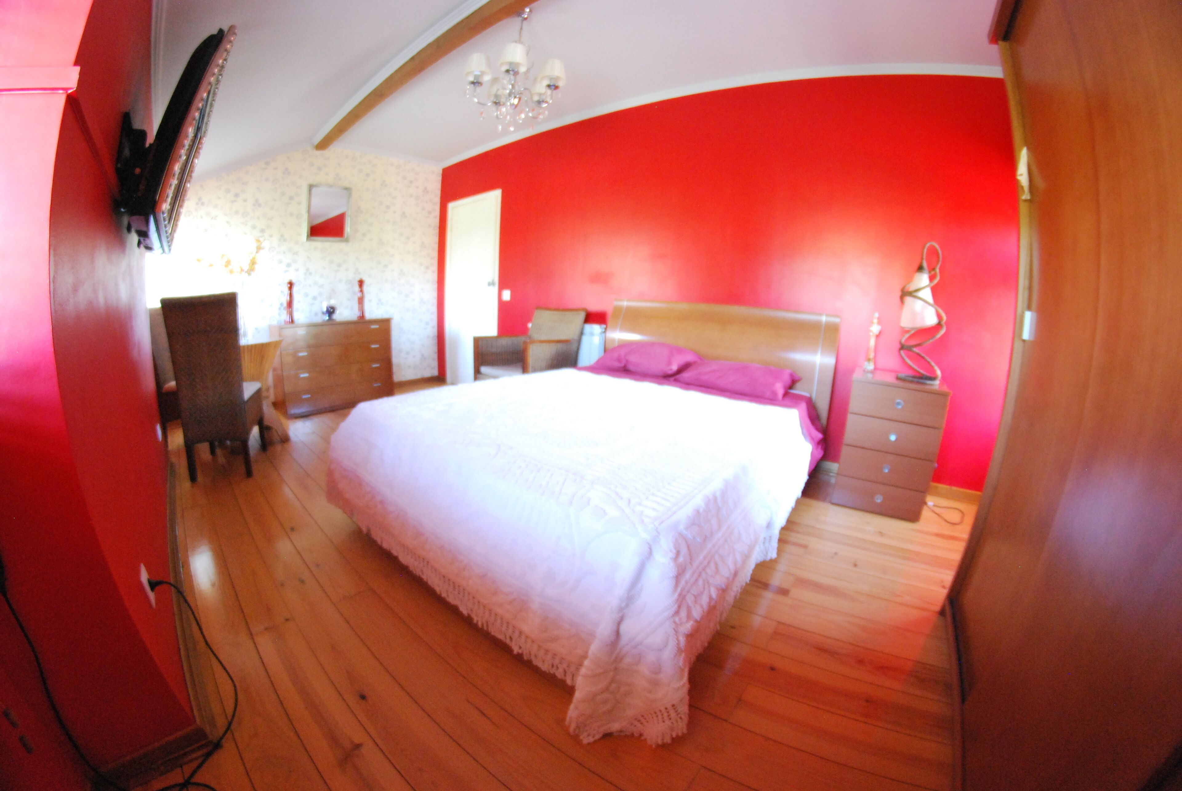 B&B Red Room Modern Style