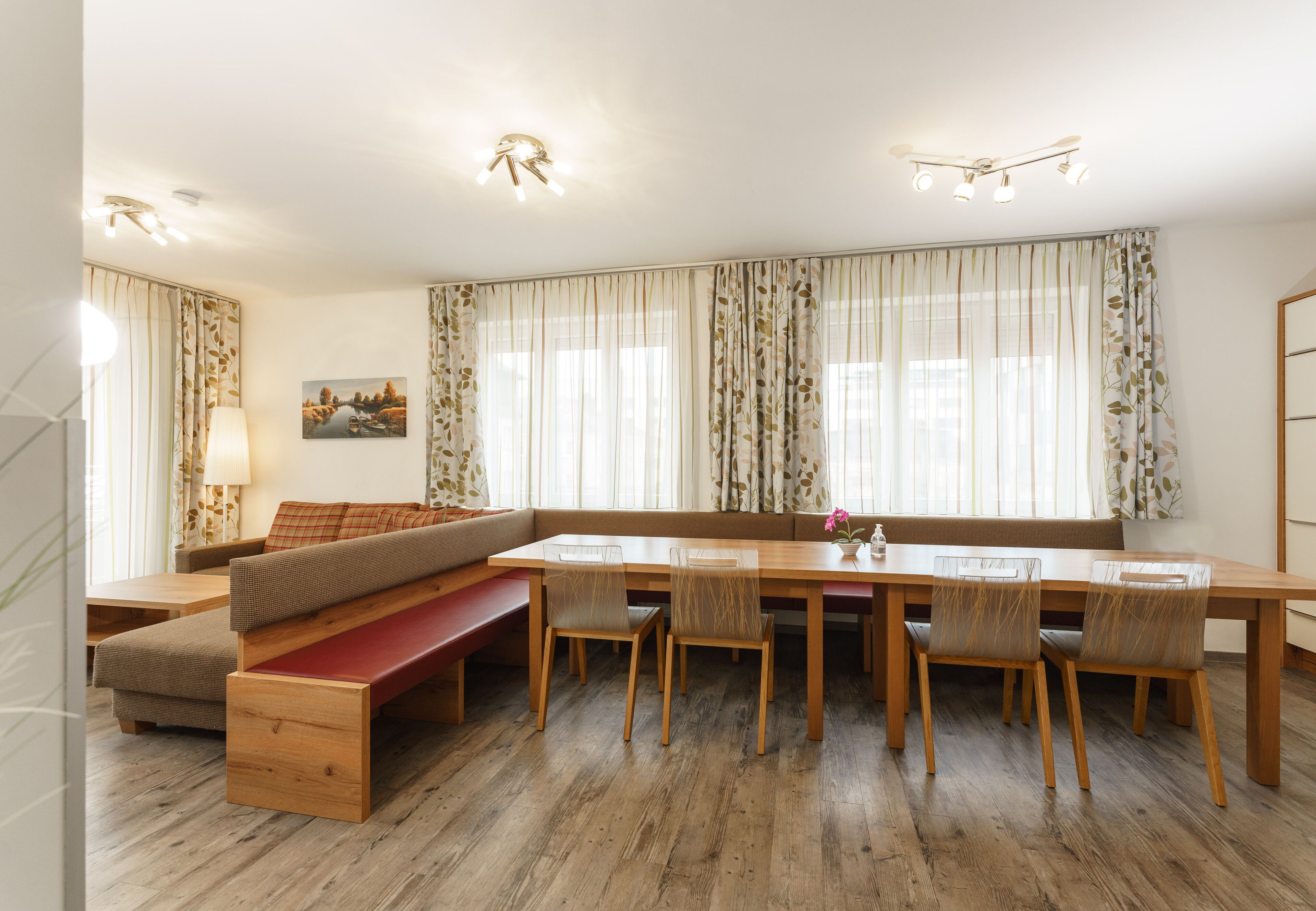 Salzburg: Apartment RIVERSIDE 2 for 1 - 12 people