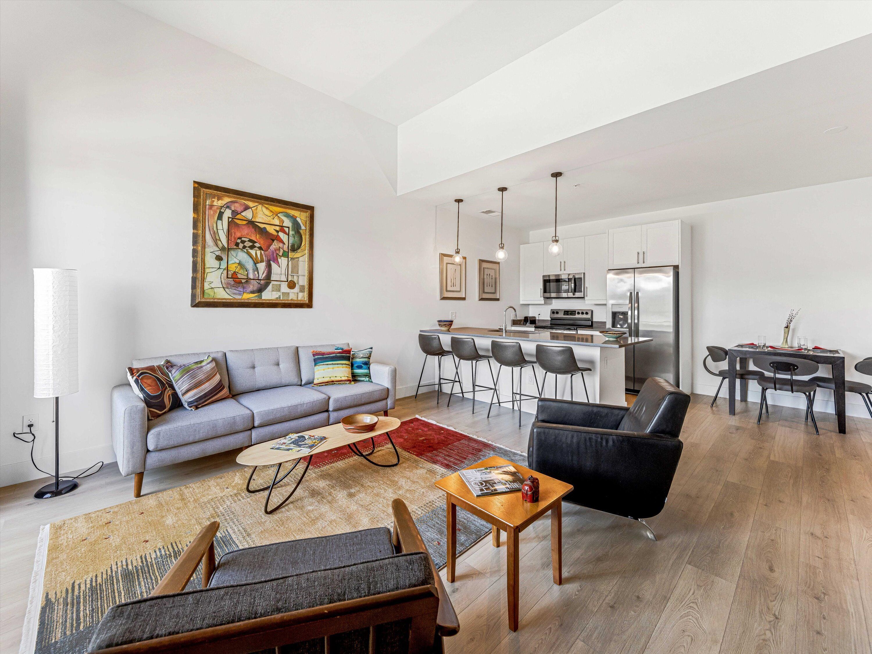 New Luxury Condo - River Arts District