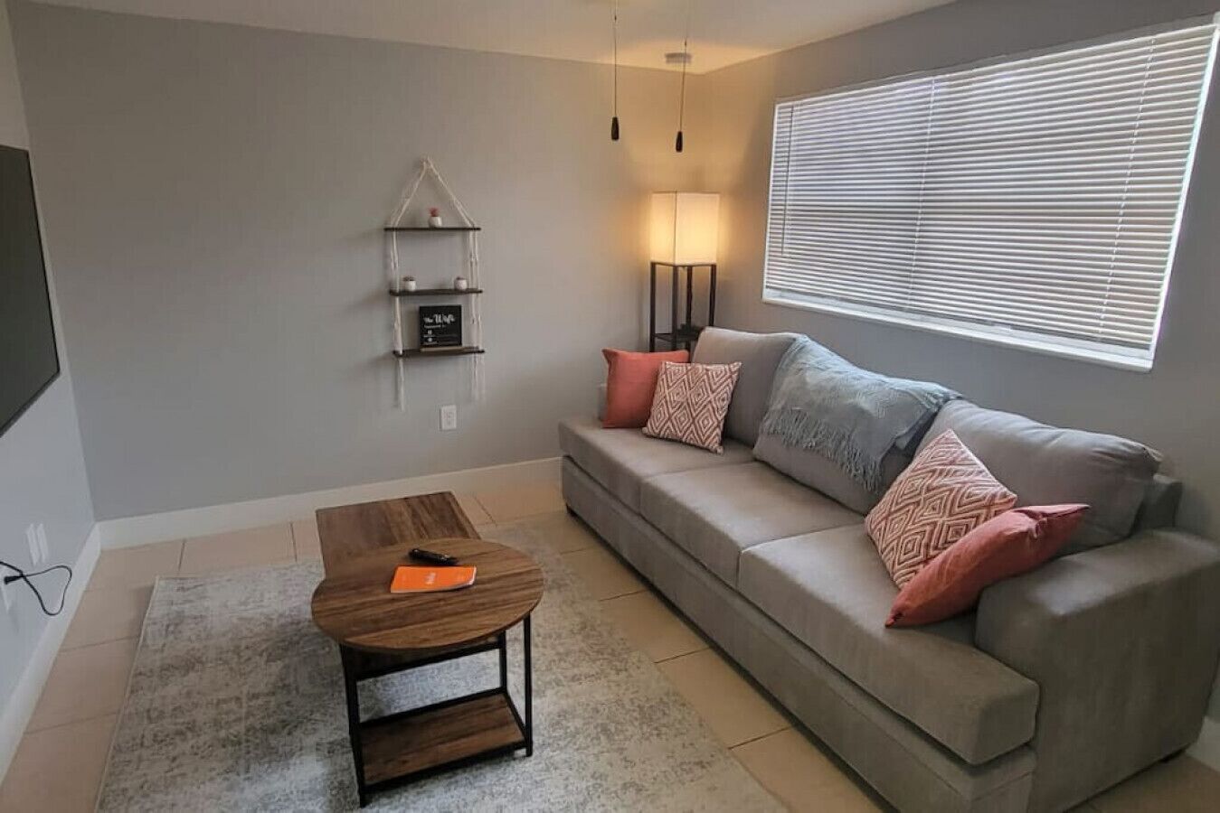 9606 Unit A · Bohemian 1 bedroom minutes from Busch Gardens