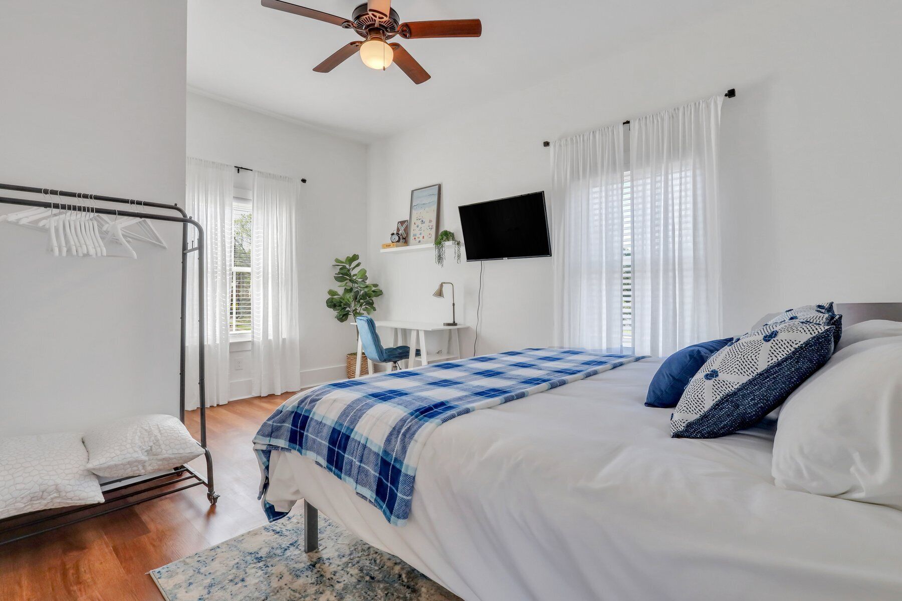 Comfy 3-Bedroom Unit to Stay Between Adventures!