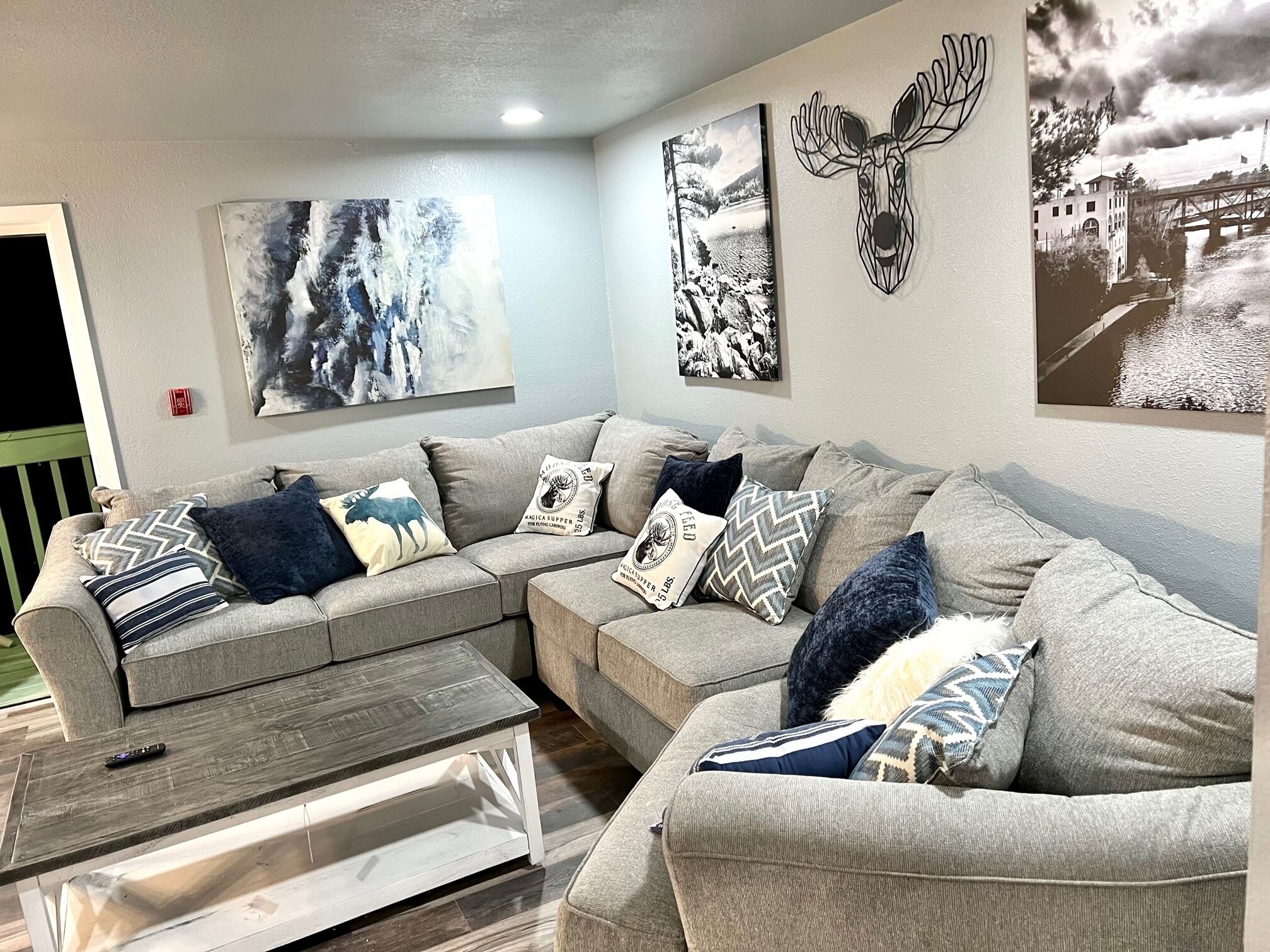 Ritchie’s Woodmere Estates: Blue Moose