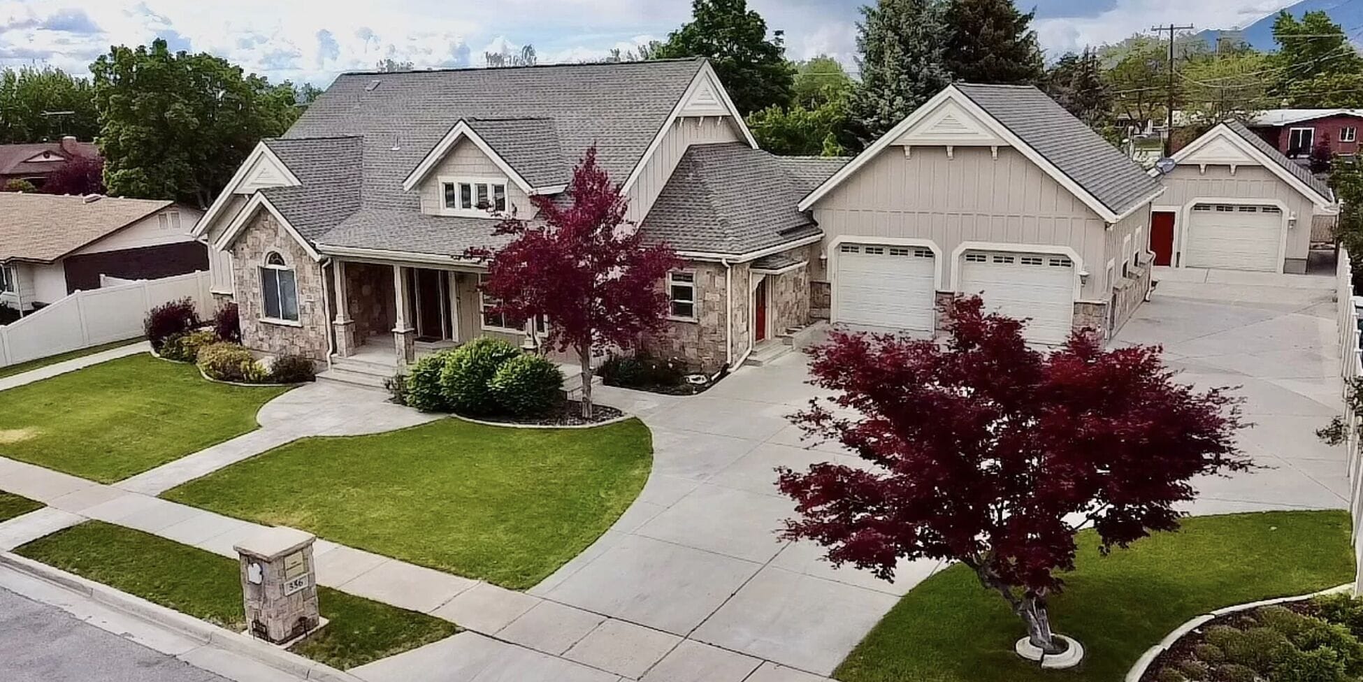 Family FUN at the Homestead with Pool, Ping Pong, Karaoke and more!