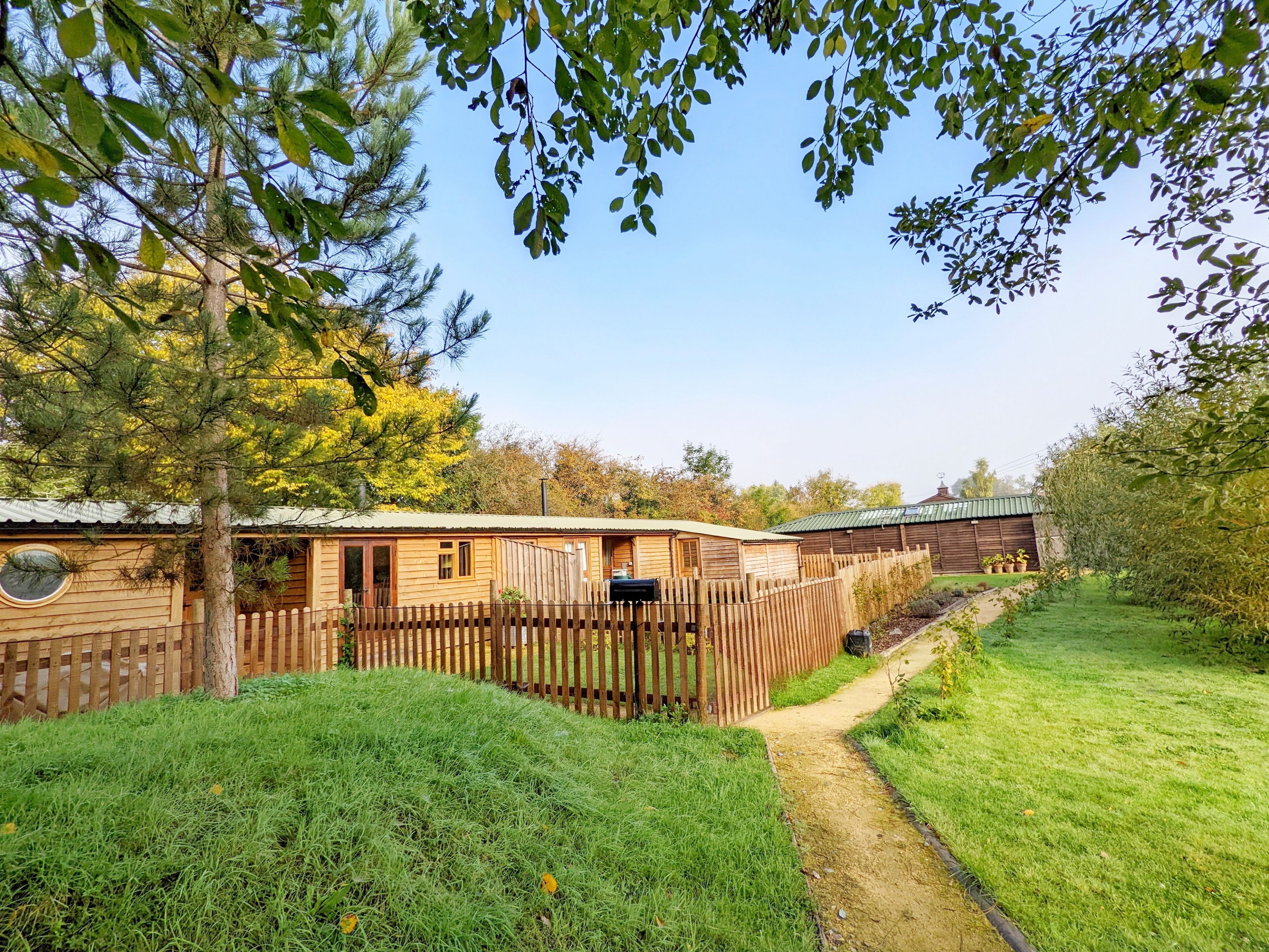 The Quail Cabin - sleeps 2 guests  in 1 bedroom