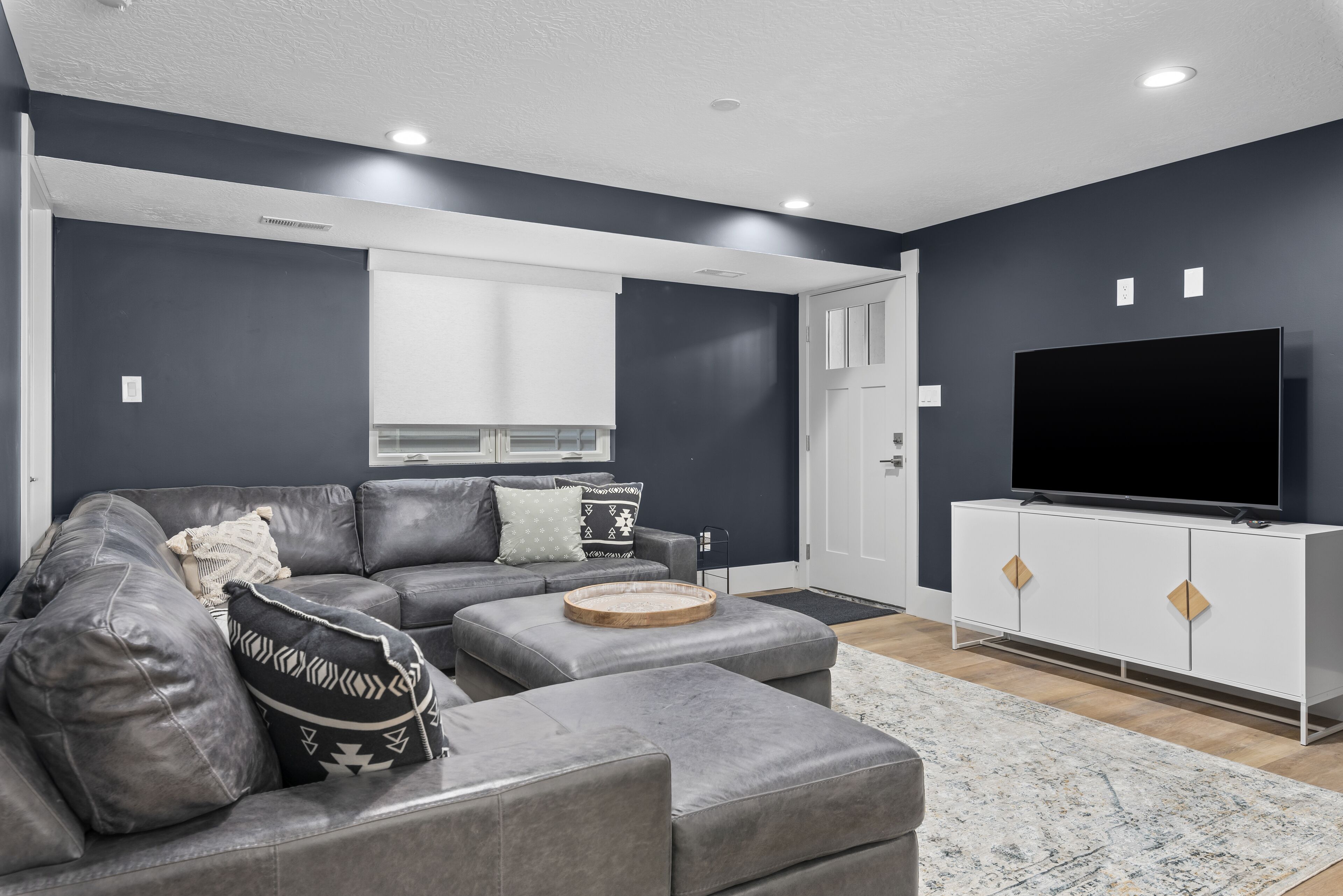 Tasteful 2 bedroom Apartment in Gorgeous Mountains