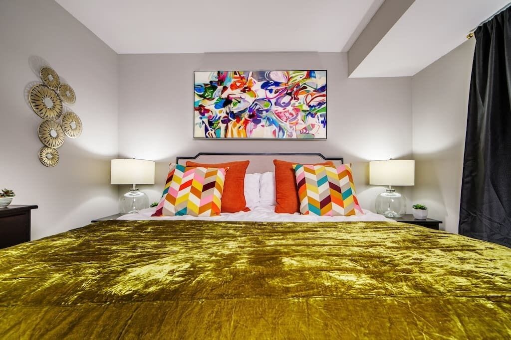 King Bed | Pack-N-Play | White Marsh | 695 Access