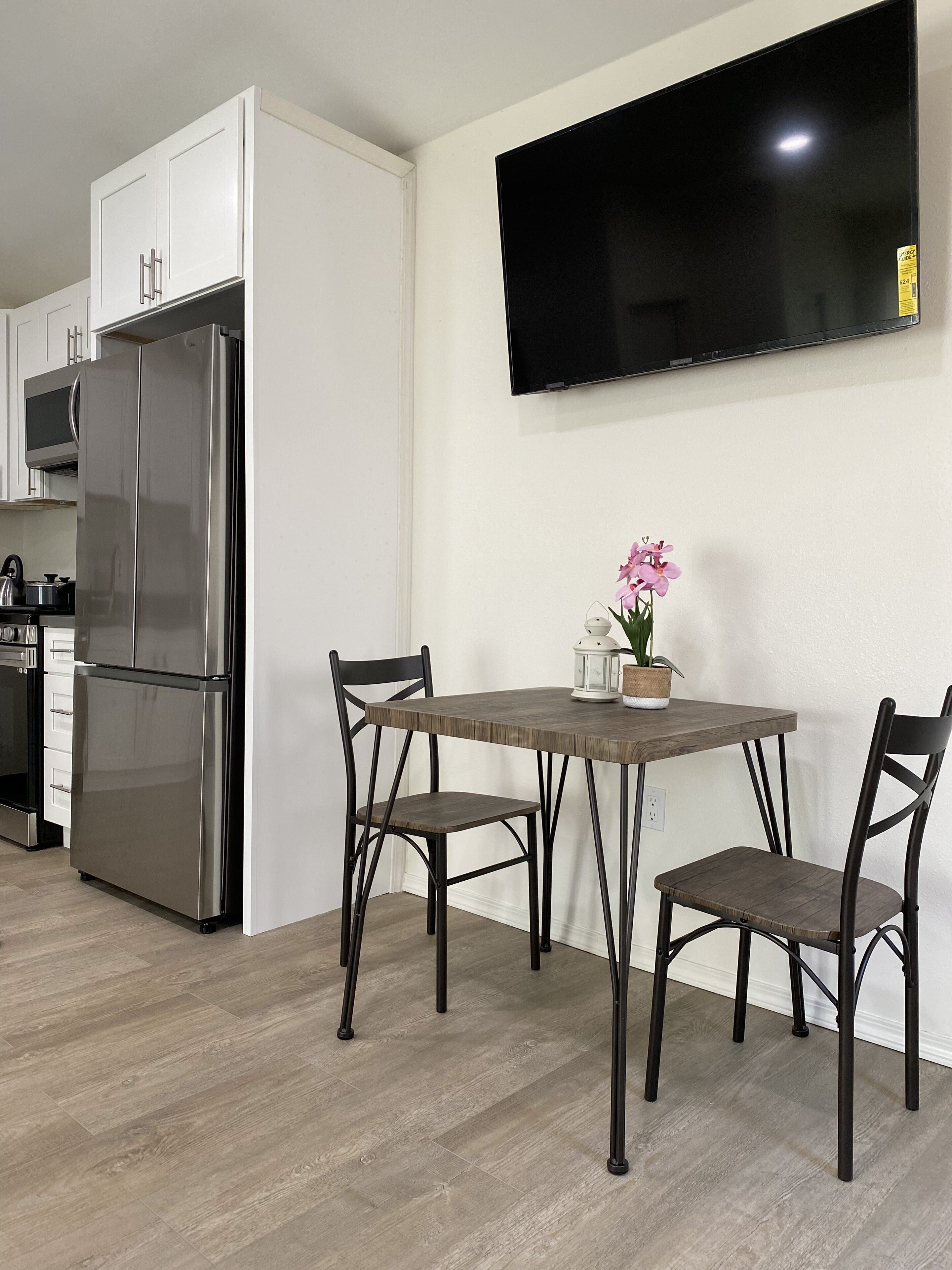 Adorable Studio Unit with great location and Parking on site