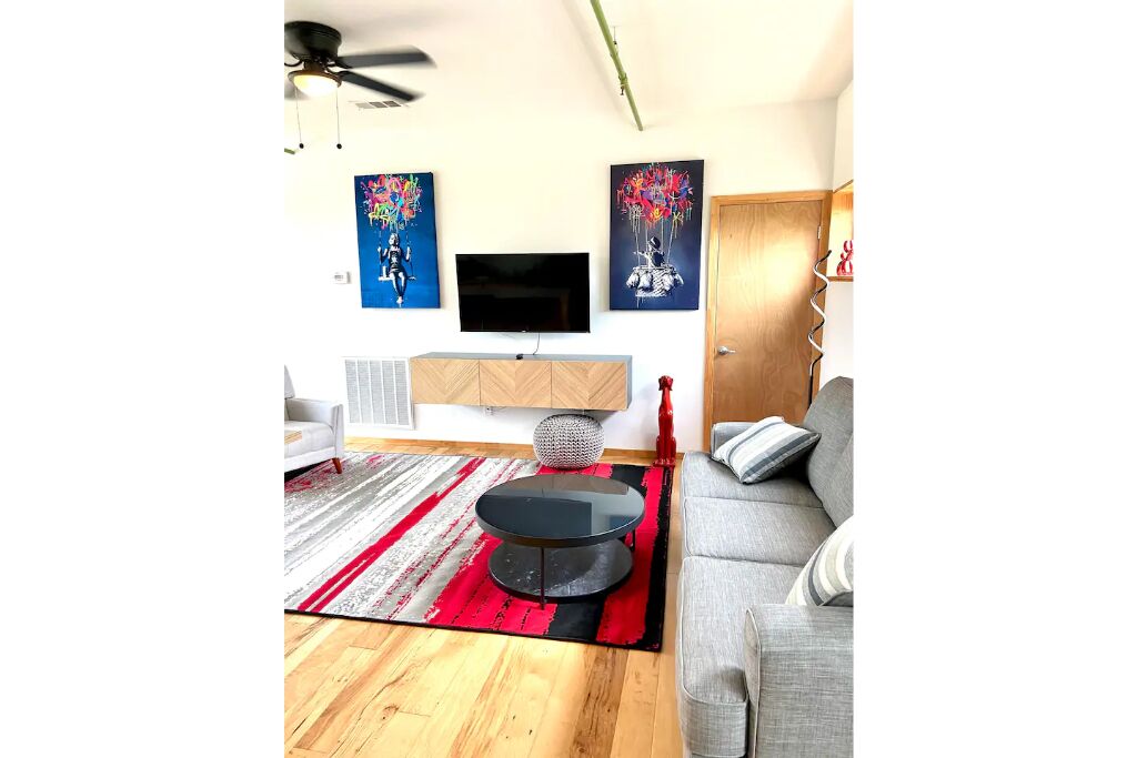 Art at the park Apt #3, 1bedroom in modern bldg.