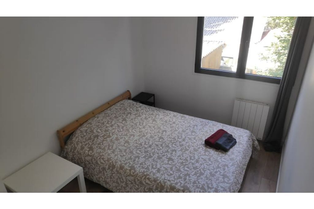 Quiet apartment with balcony