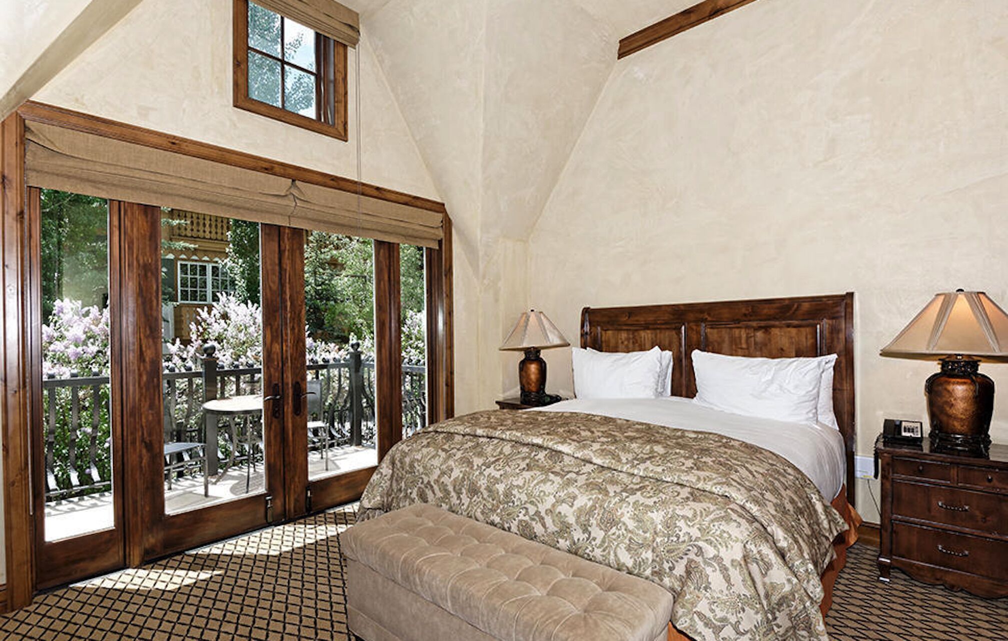 Aspen Mountain Residences - steps away from the gondola