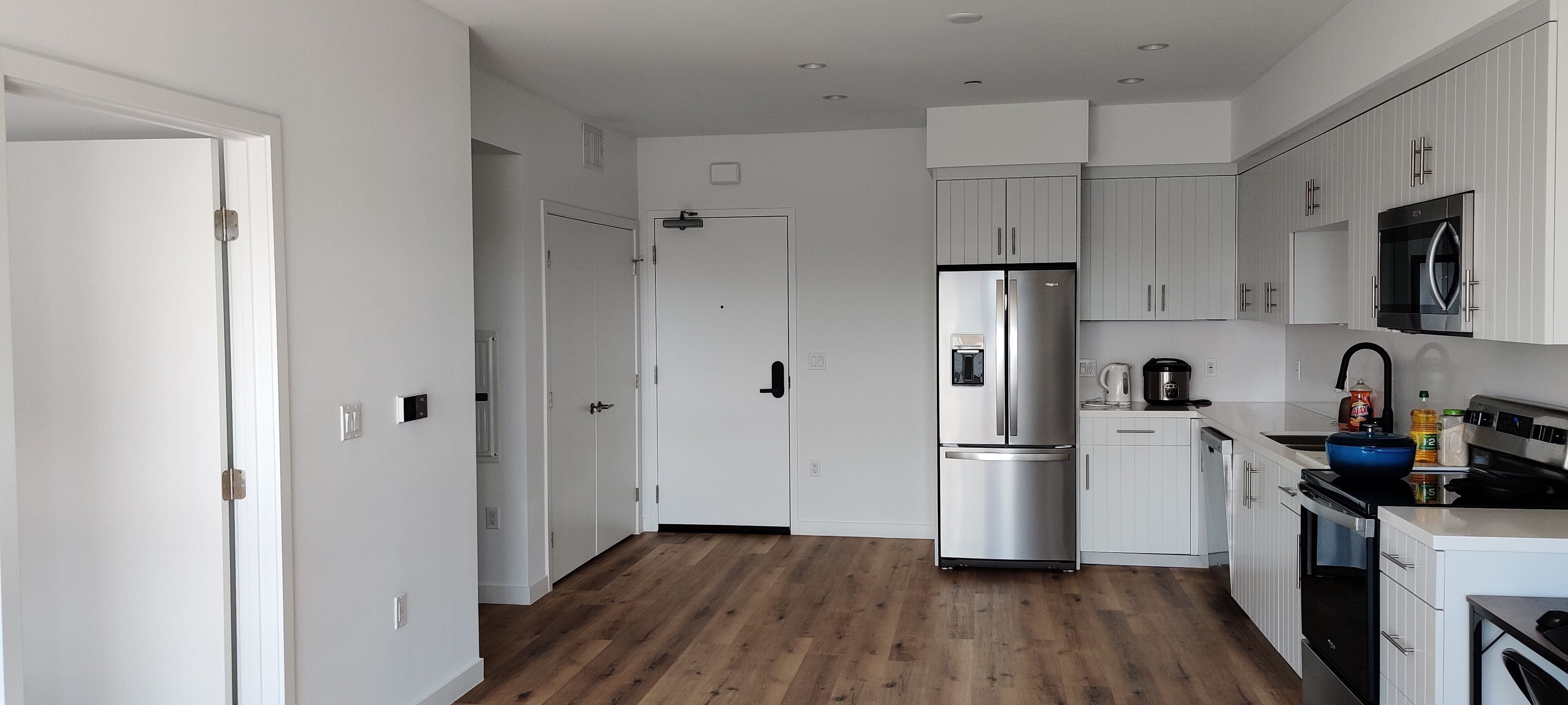 Brand new 1-bedroom apartment near the Northridge Fashion Center