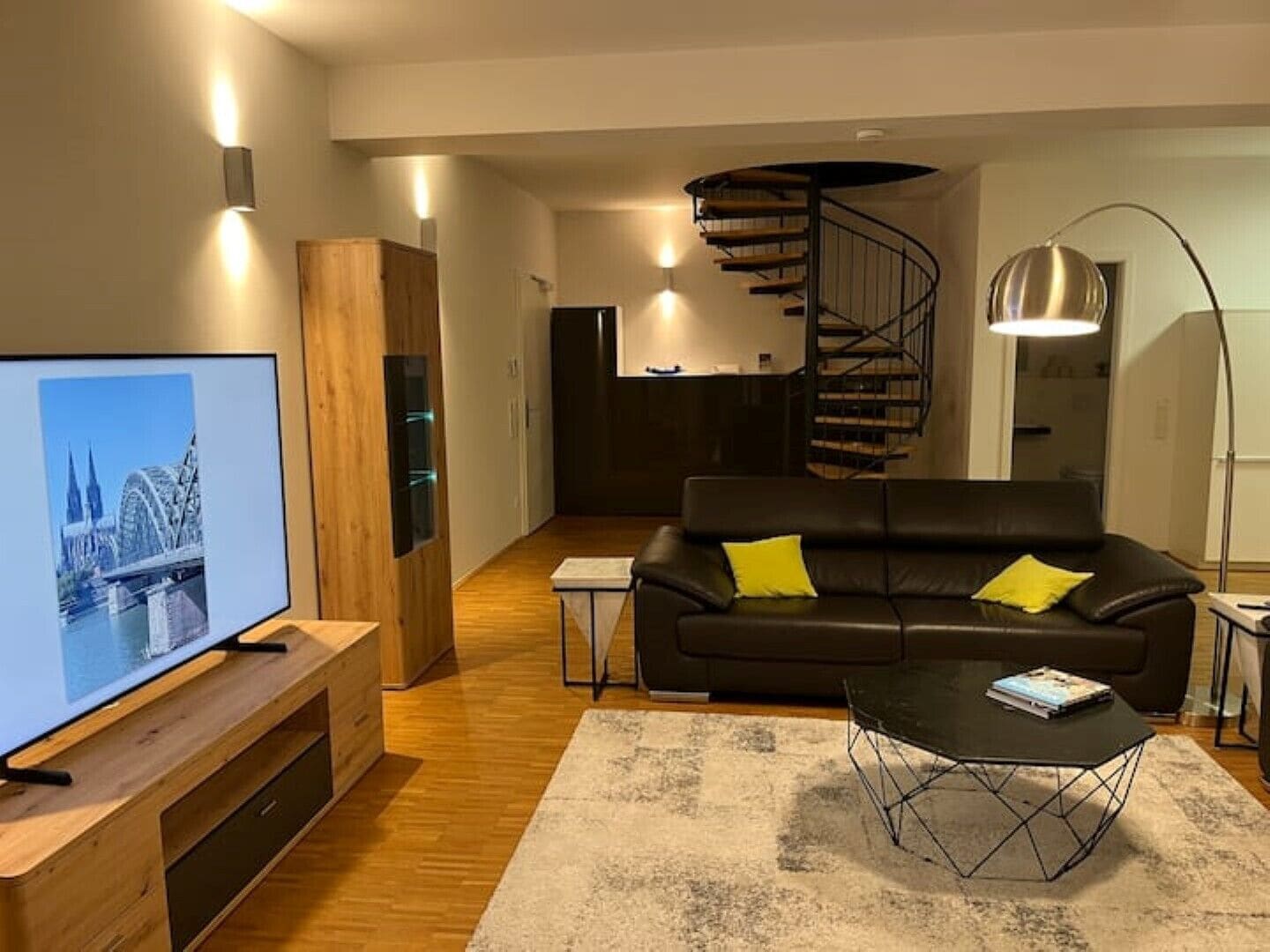 Spacious loft w/ private terrace