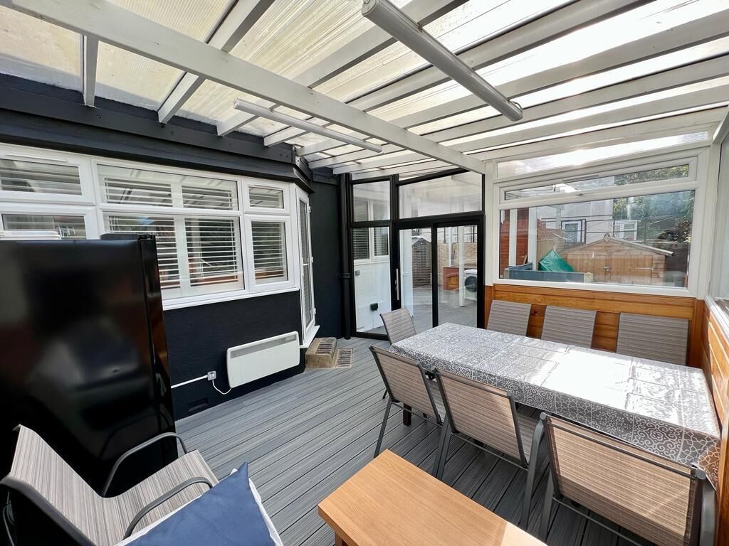 One of a kind 3-bed garden apartment with BBQ & sauna