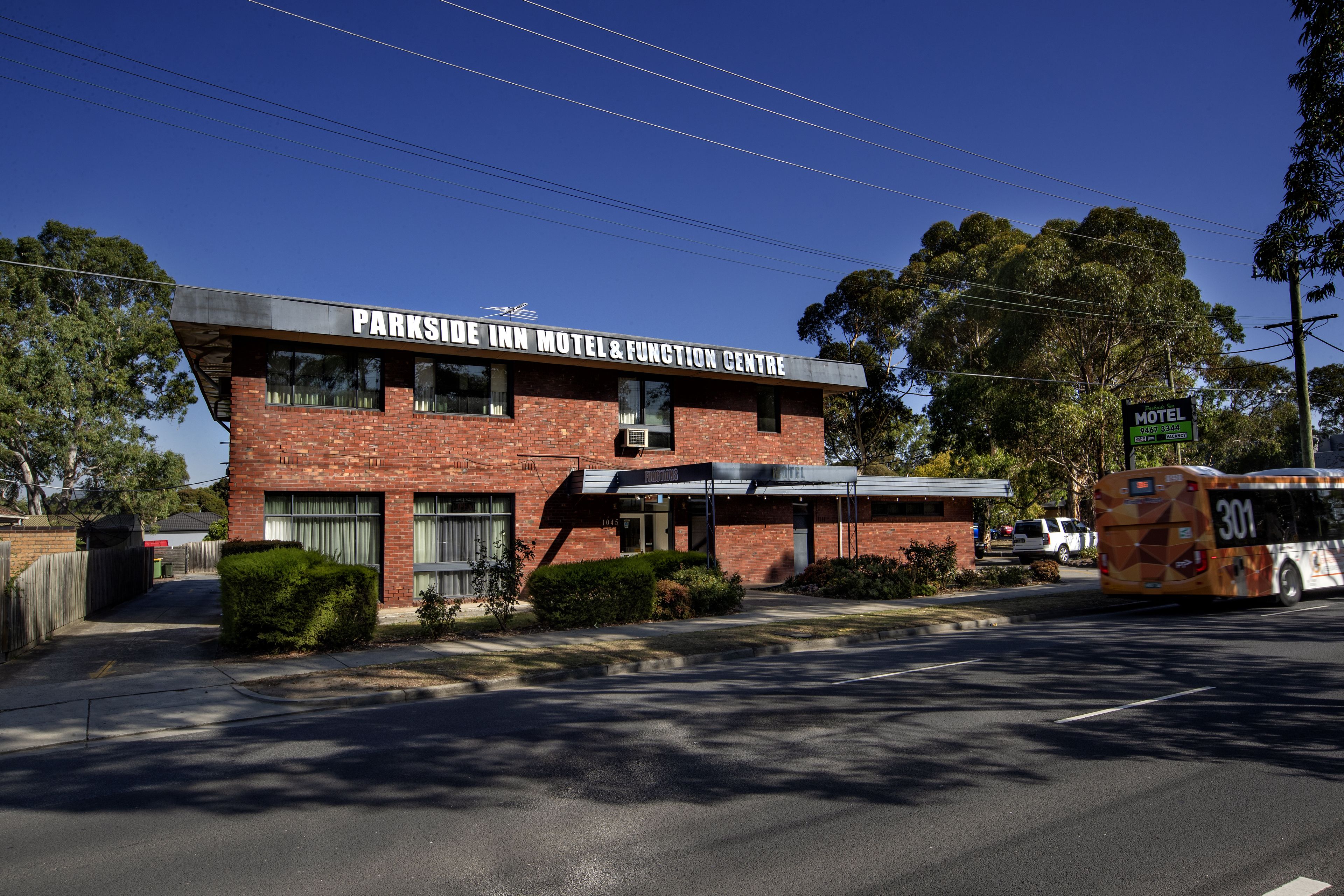 Parkside Inn Motel