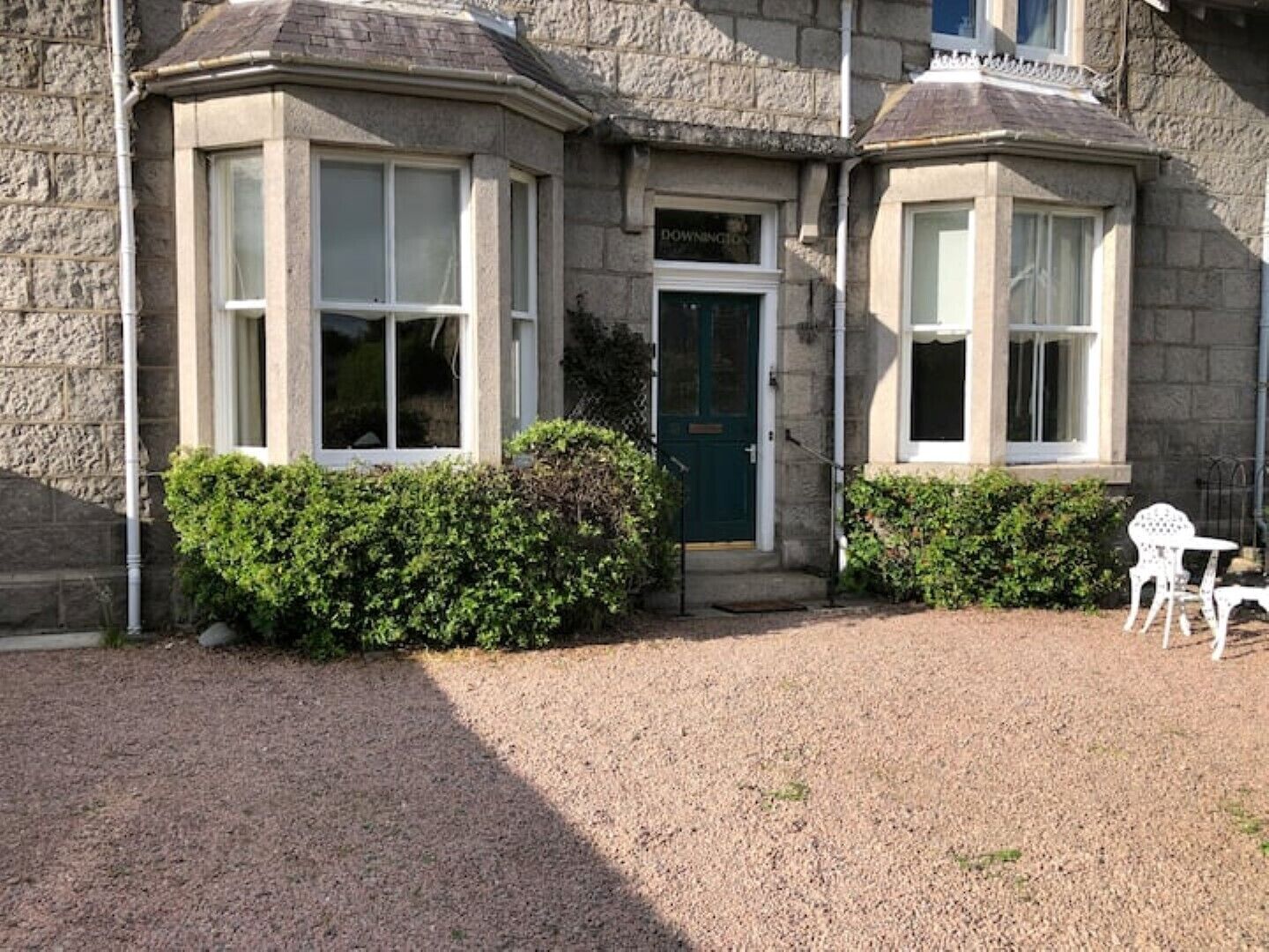 BALLATER, ROYAL DEESIDE Spacious 2 Bedroom Flat in heart of Ballater