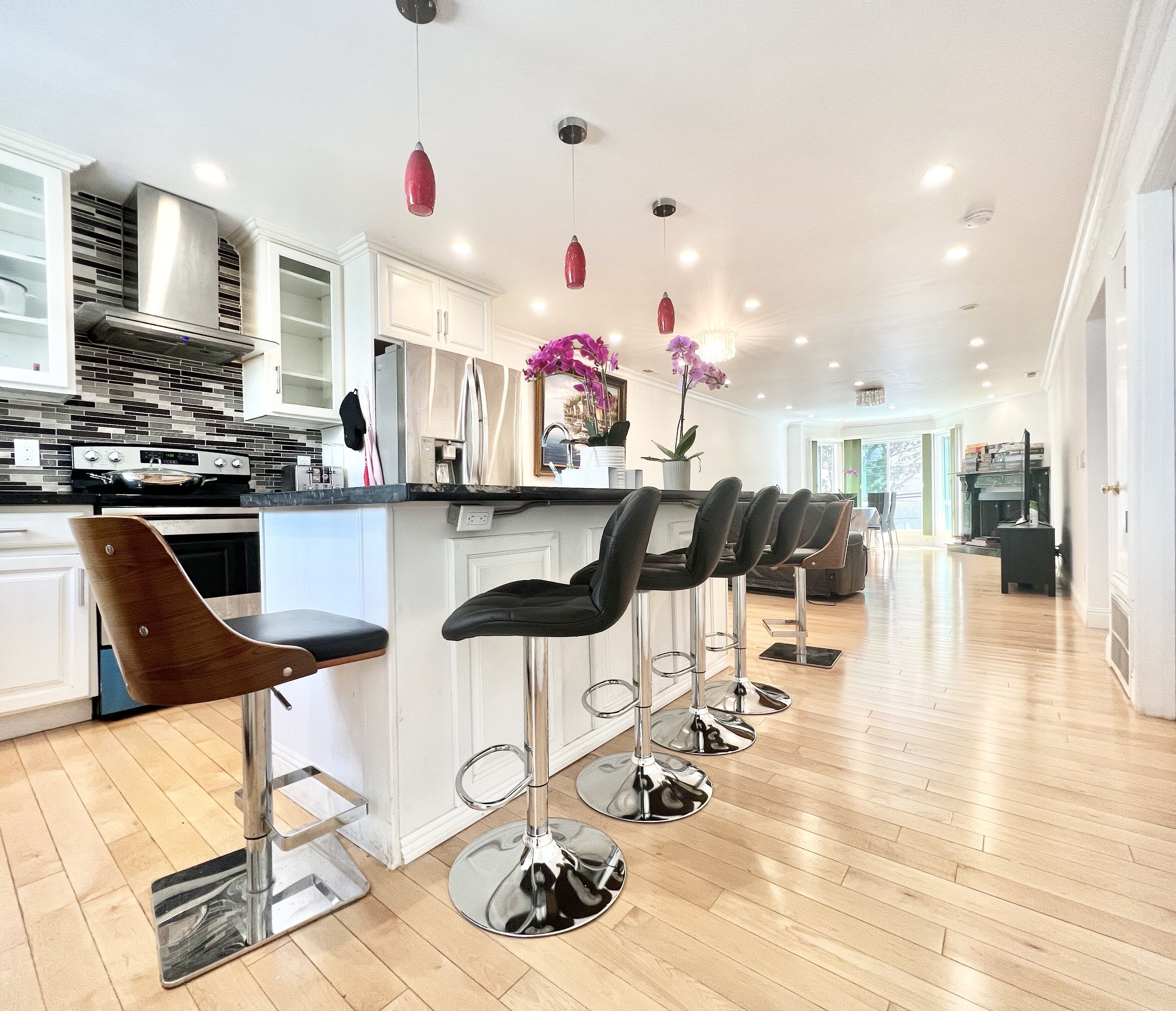 Bright Spacious 2bd/2bath Apt in the Heart of SF!