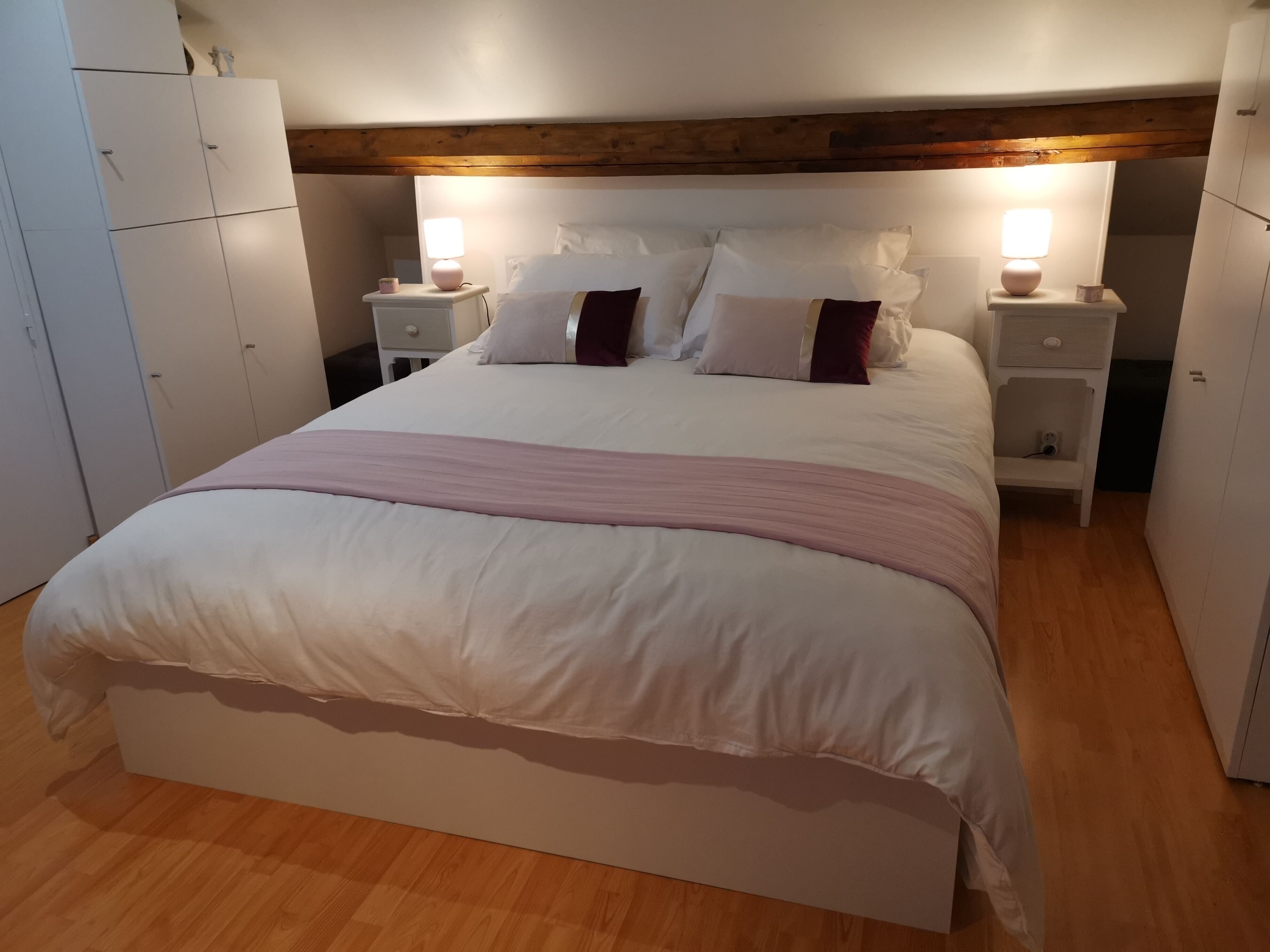 lovely bed and breakfast suite 400m from the port.