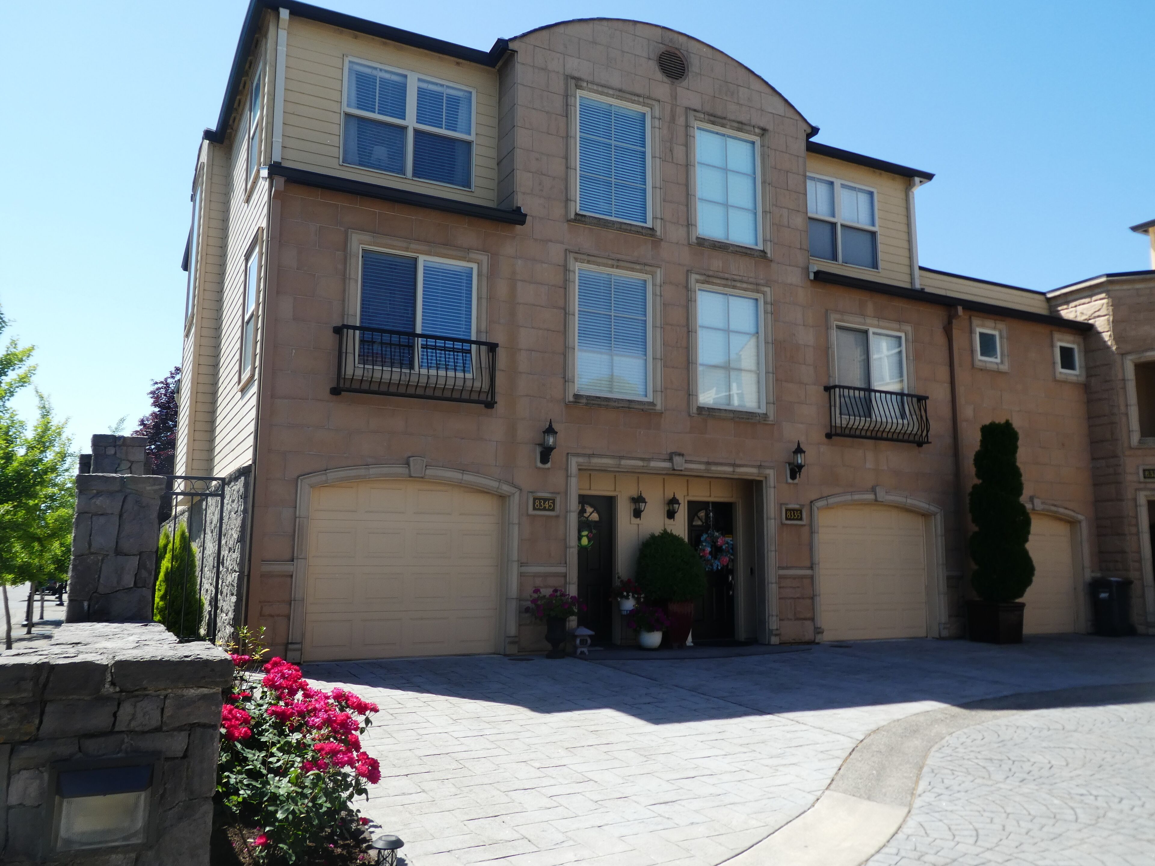 Tualatin Tuscan Lakeside Villa