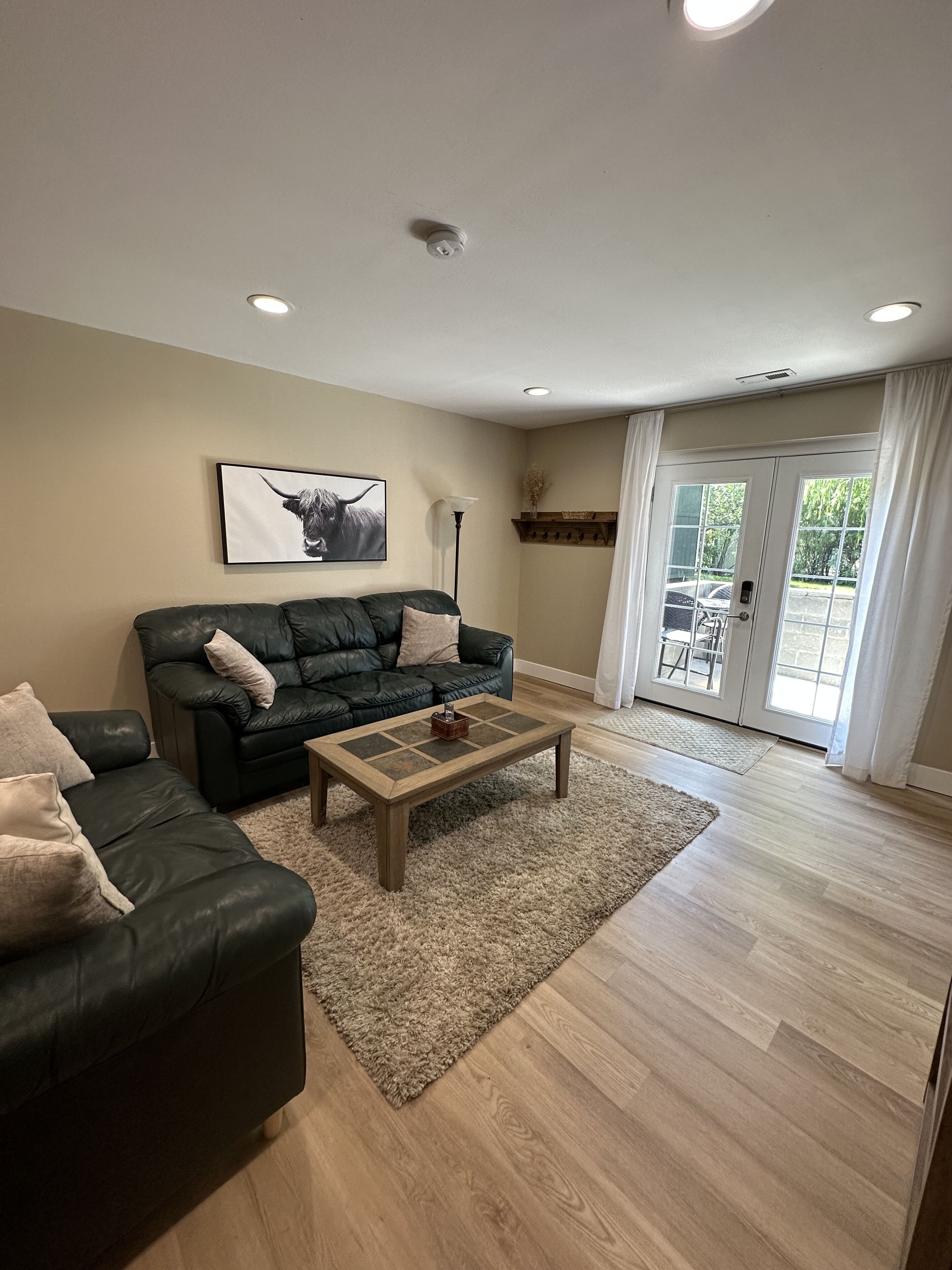 Kalispell-Modern 2 Bedroom, 1Bath, Kitchen, Patio Suite