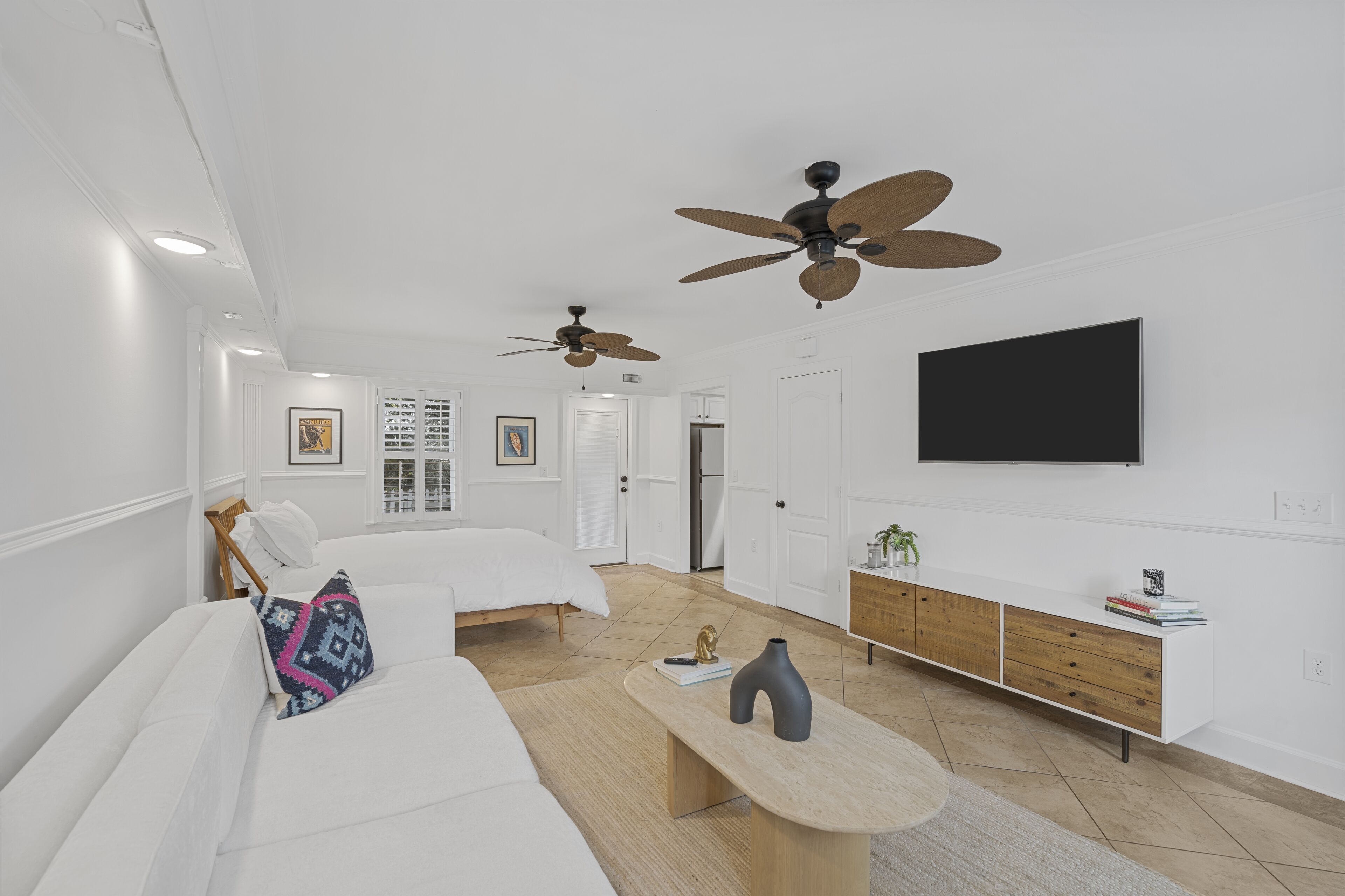 Shem Creek Suite - Modern Private Guest Suite