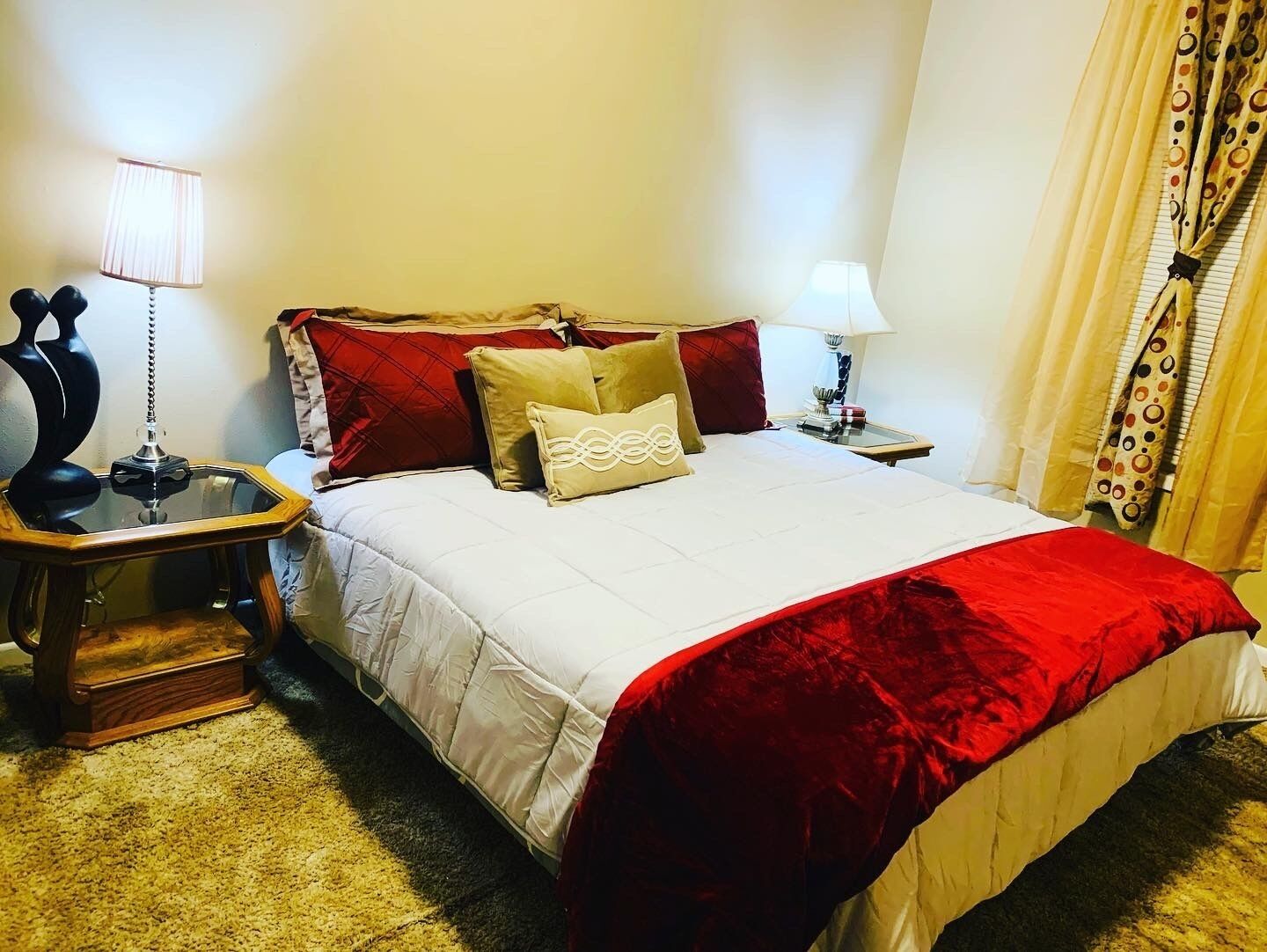 RedStone 2 Bedroom Apt Close to Downtown