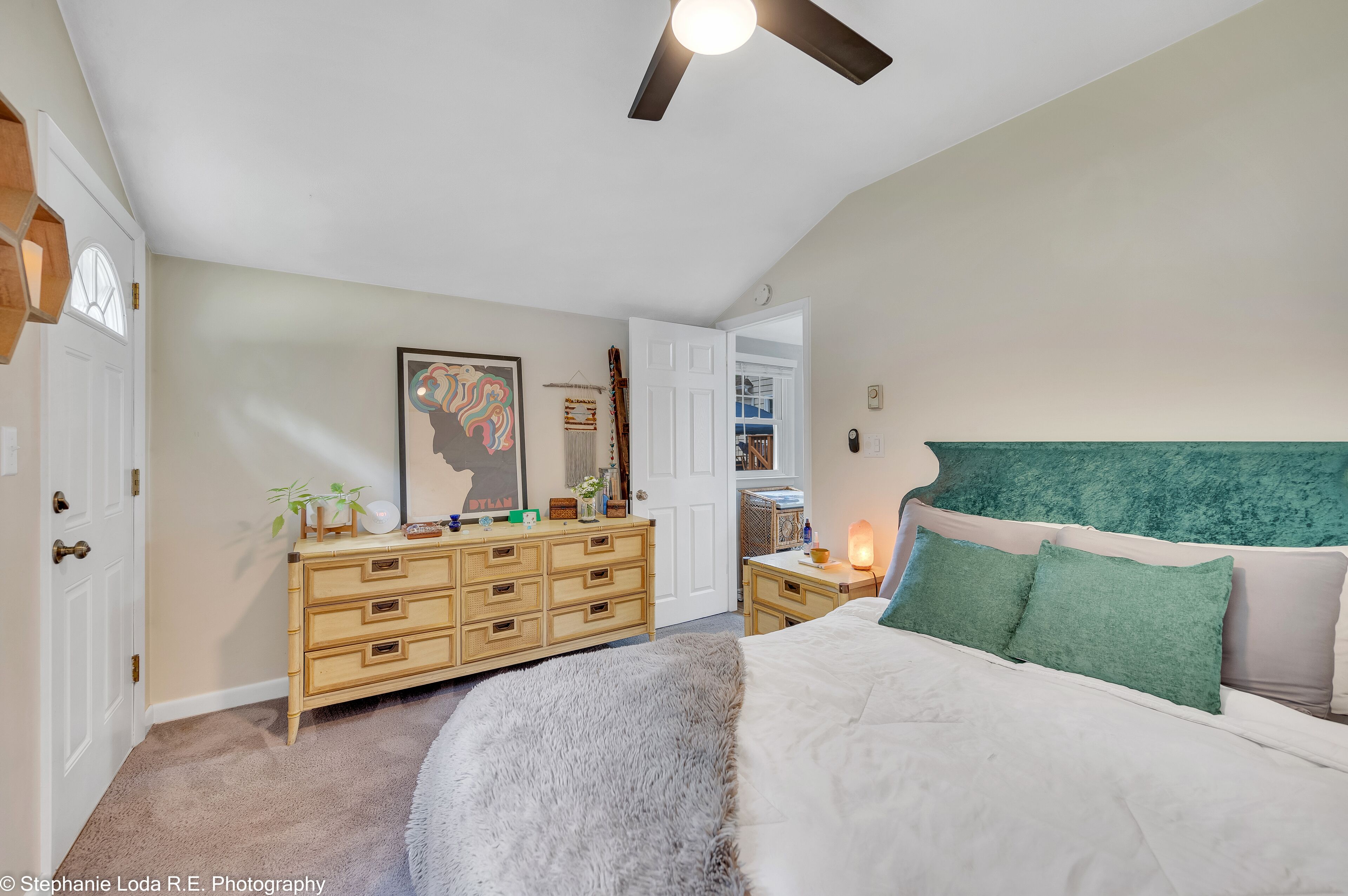 Adorable Updated & Private Apartment - 2 minutes from Tweed