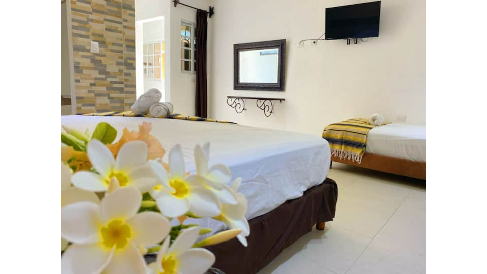 Minutes from downtown Casita Golondrina