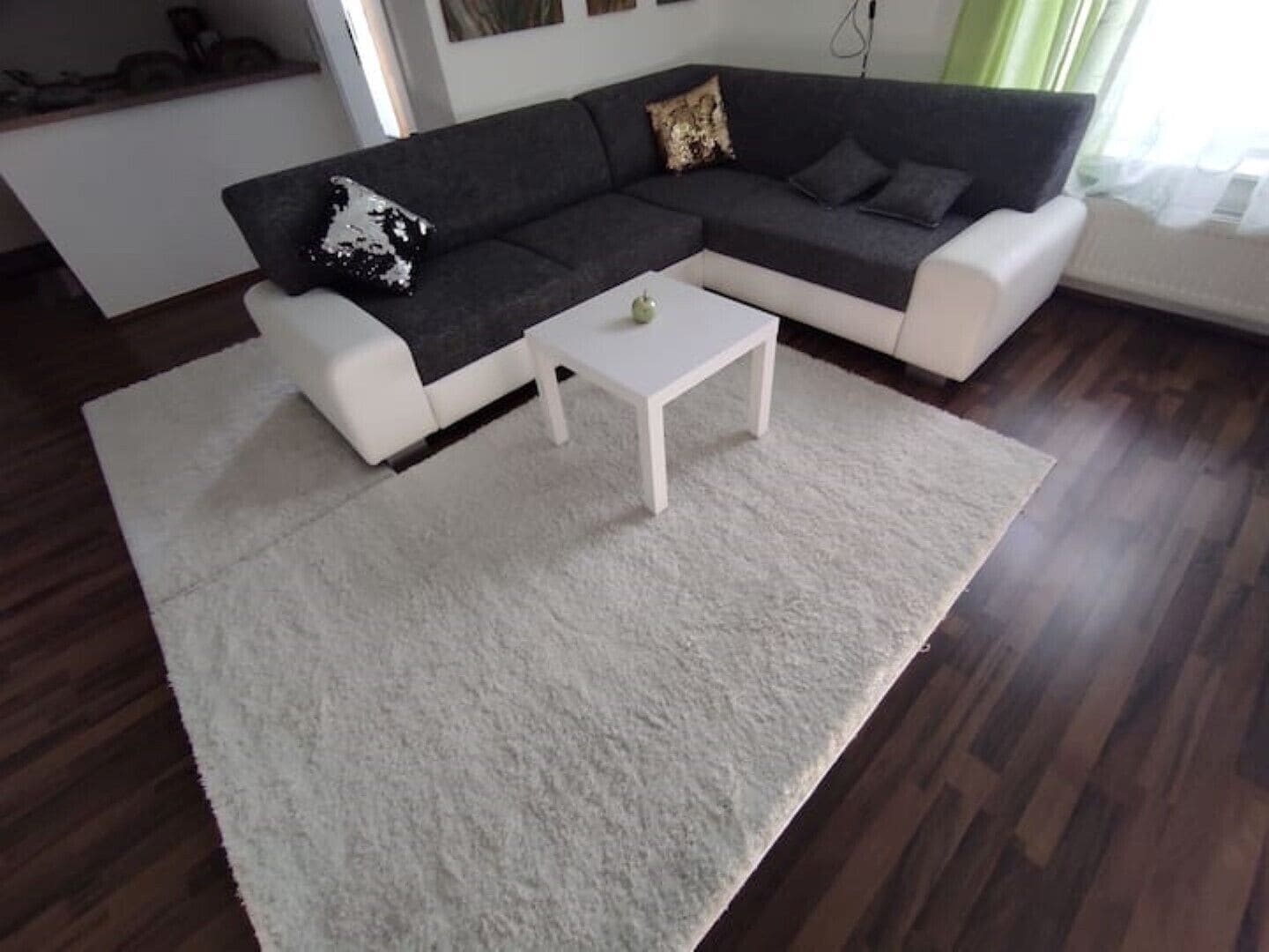 2-room apartment with terrace and WiFi, free parking