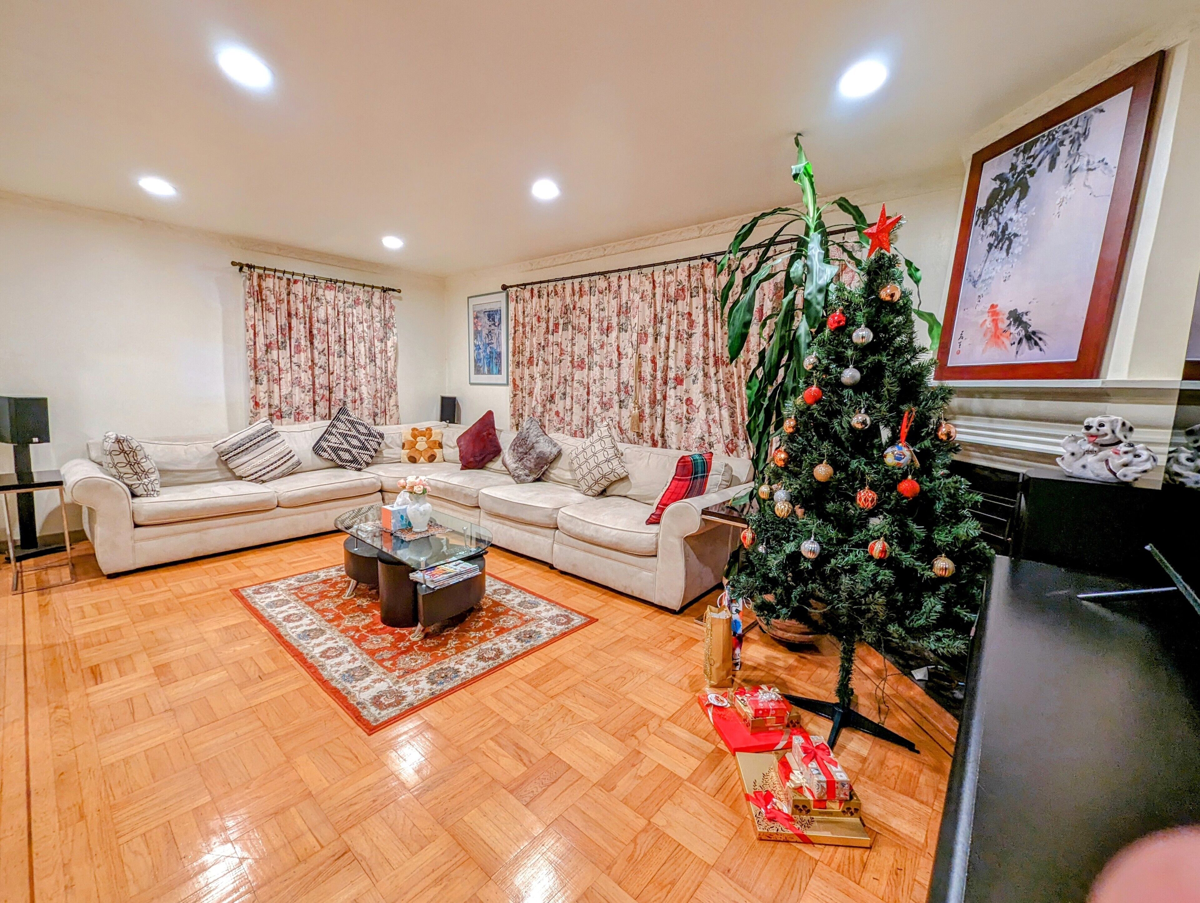  Entire Private 2nd Floor - 6 family members enjoying home! Free 1 car parking 