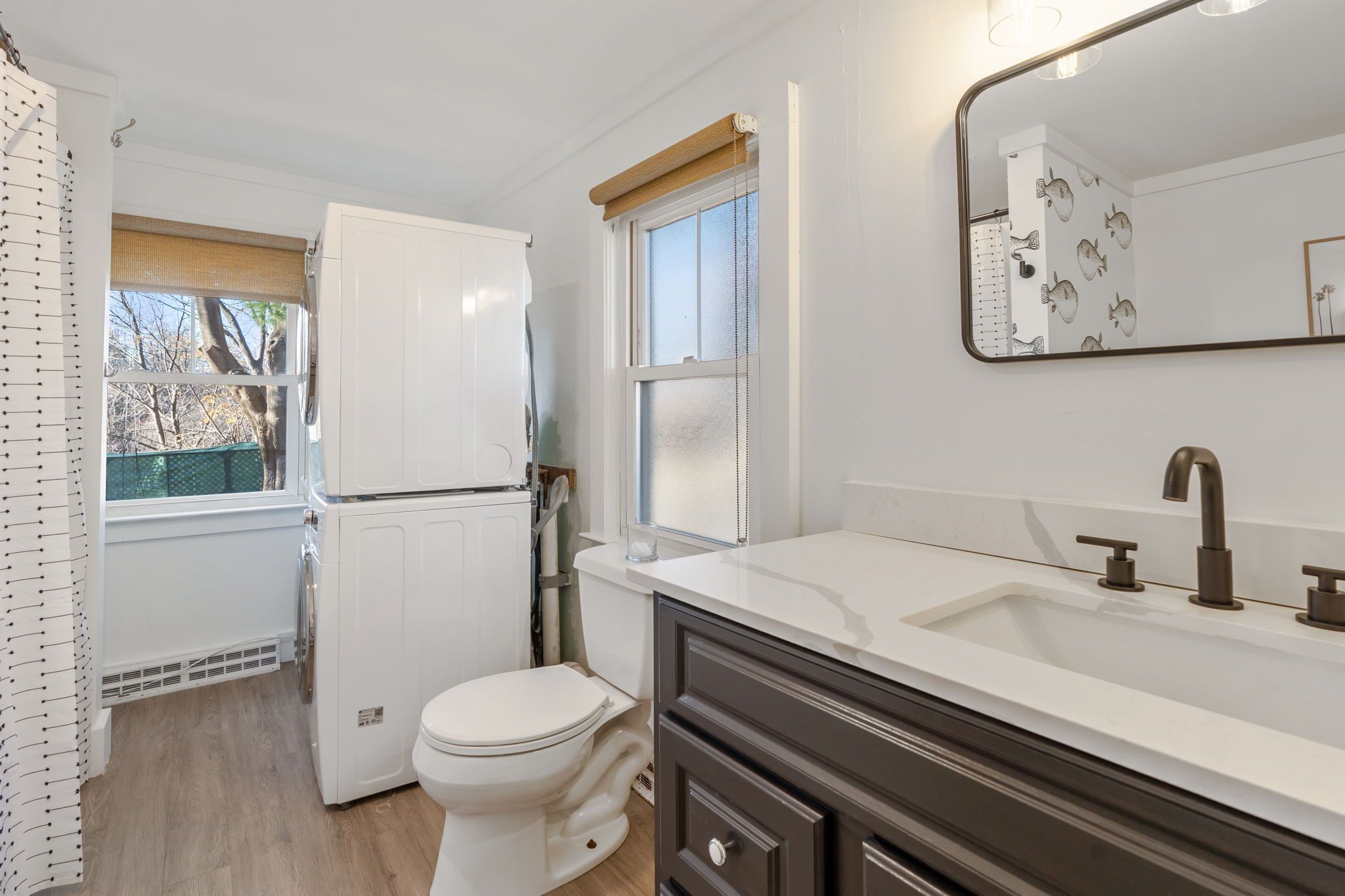 Newly renovated spacious 2 bed 1 bath apartment, great location