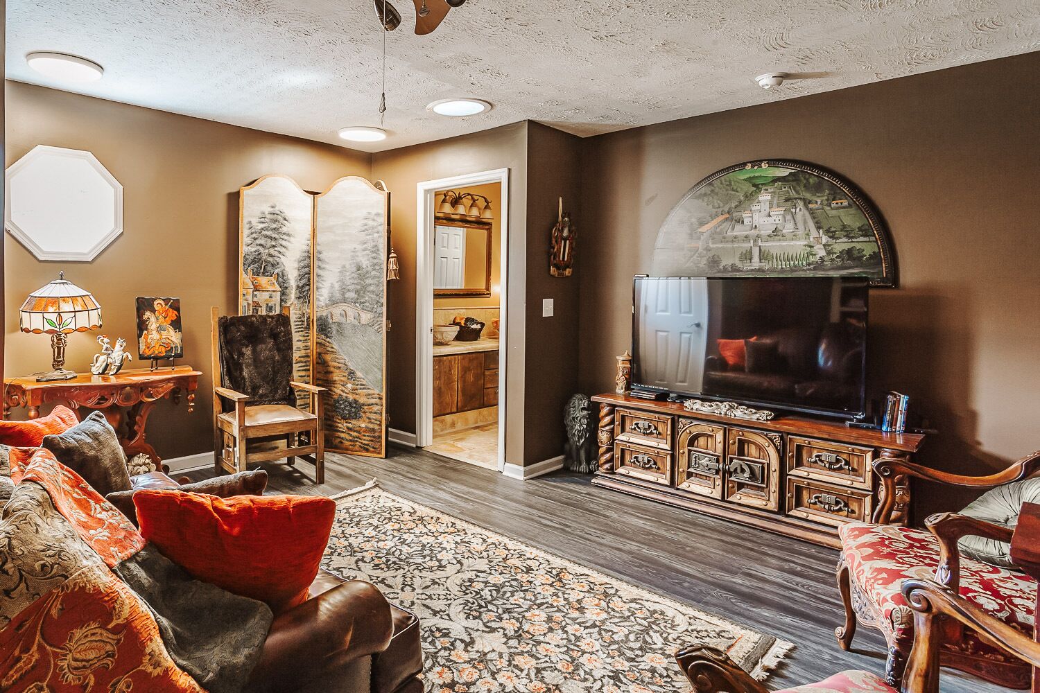 A Castle-Themed Stay in Historic Chickamauaga