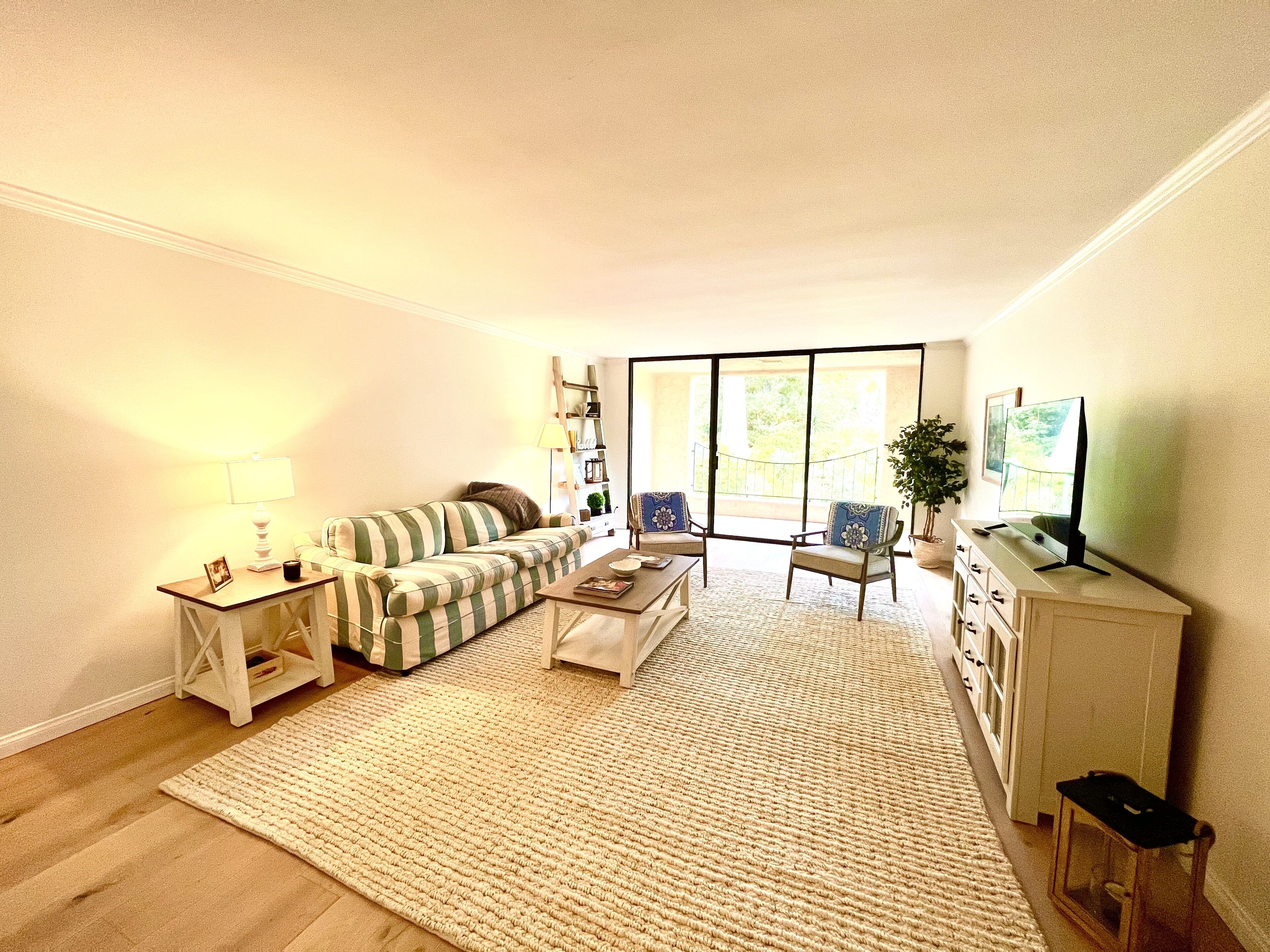 Heart of Montecito - top floor unit!