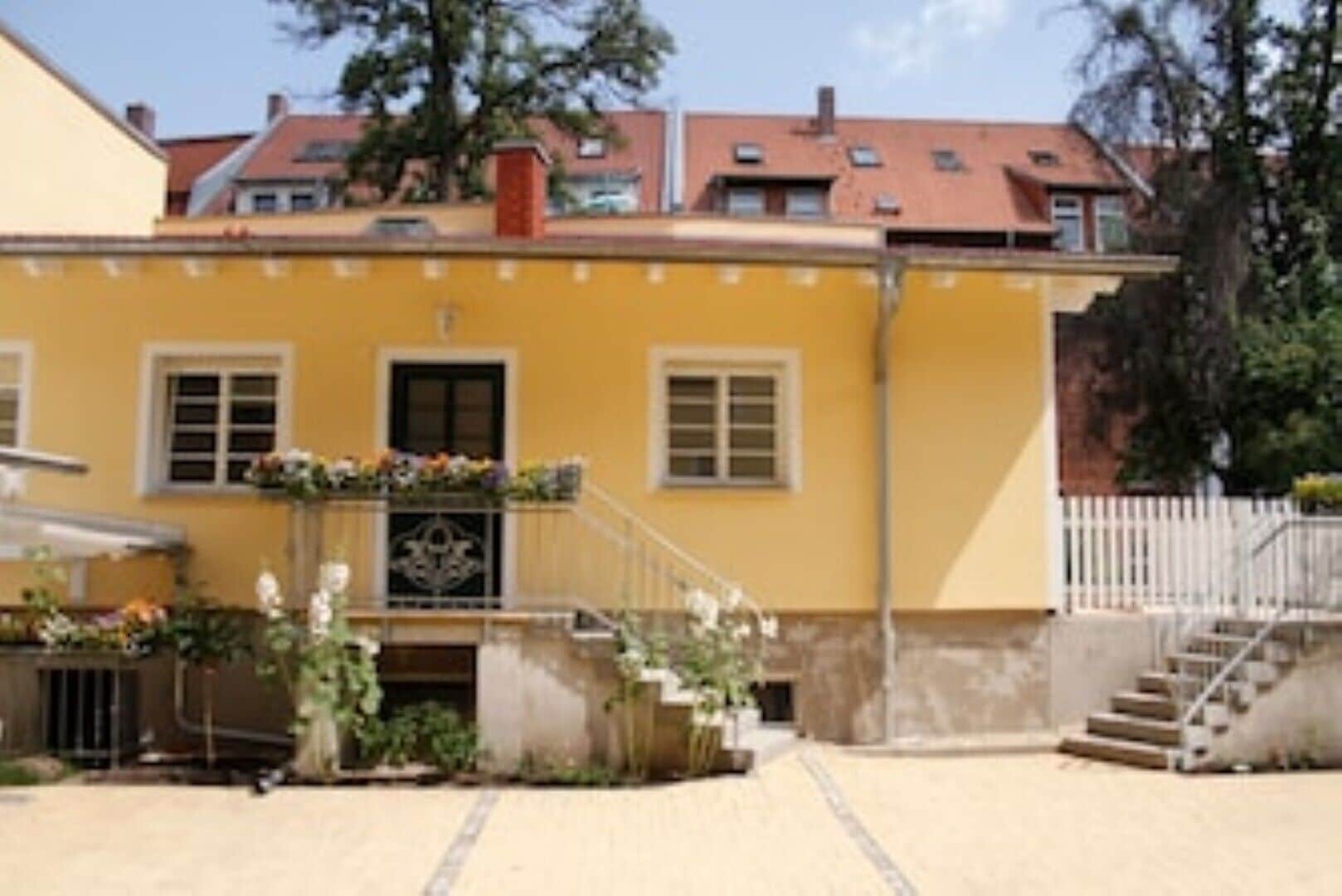 Stylish living near the old town, the university and the clinic