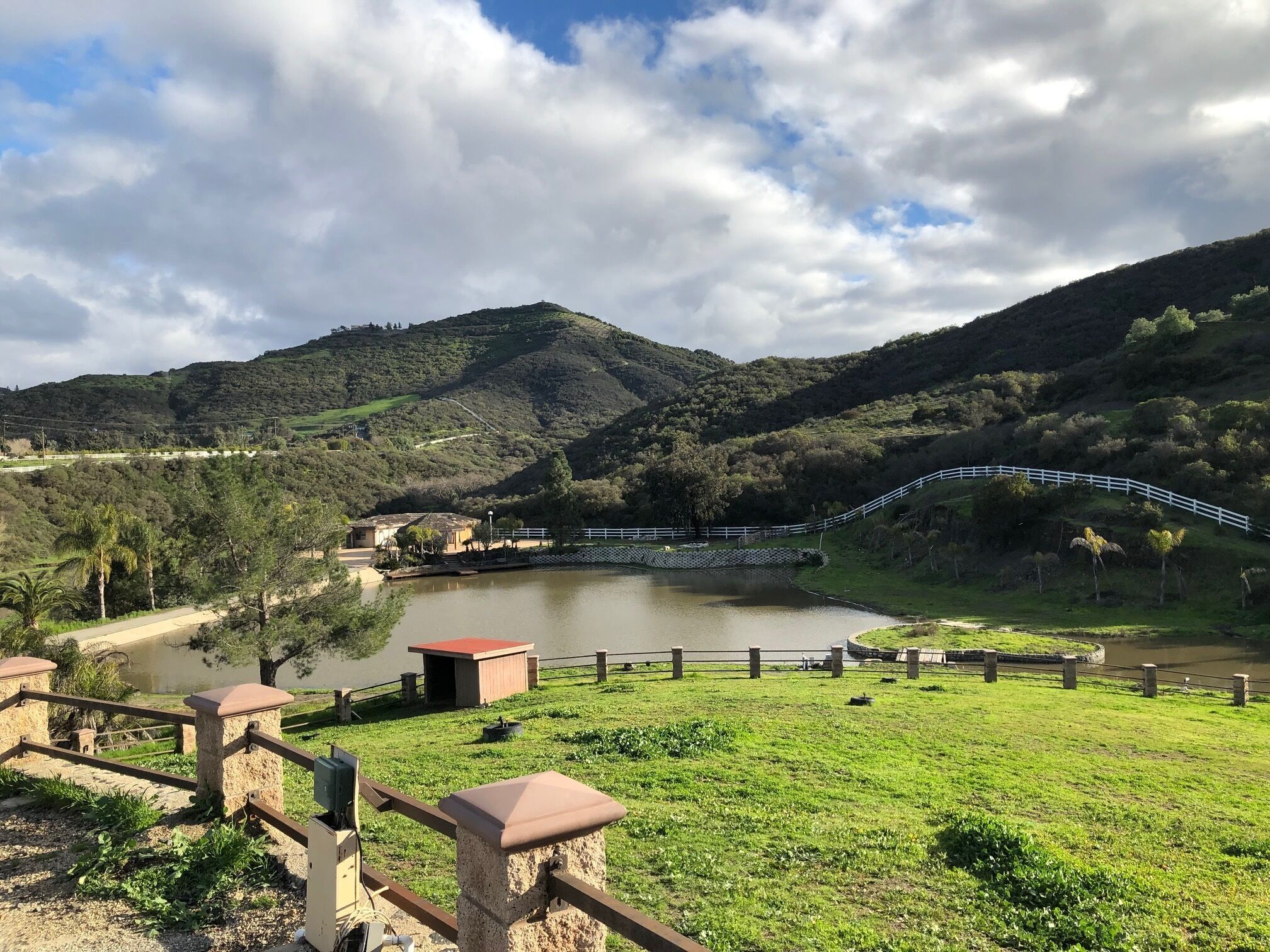 Comfy Apartment on 10 Acre Ranch