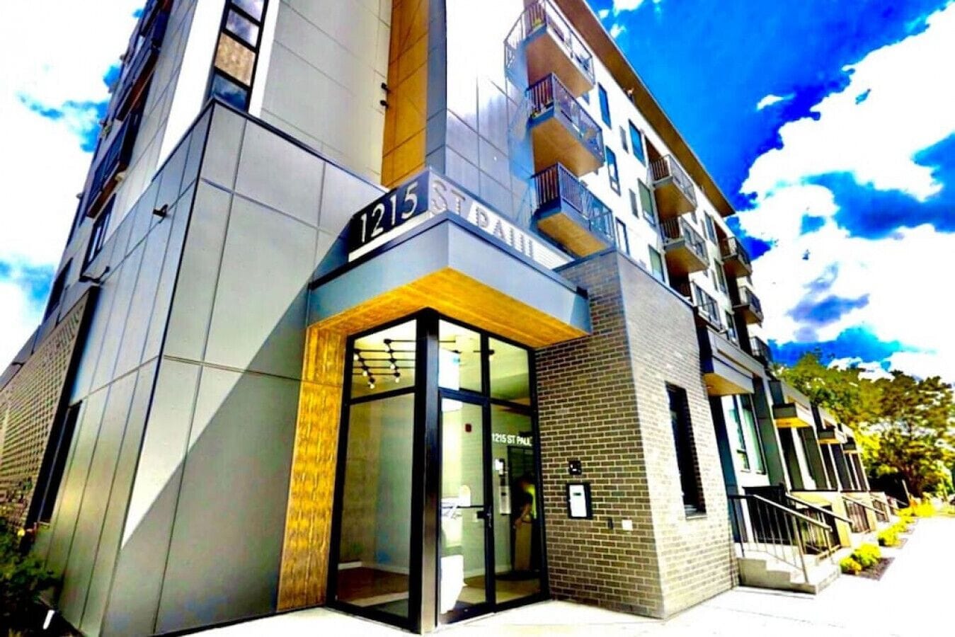 Brand New Top Floor Condo Downtown