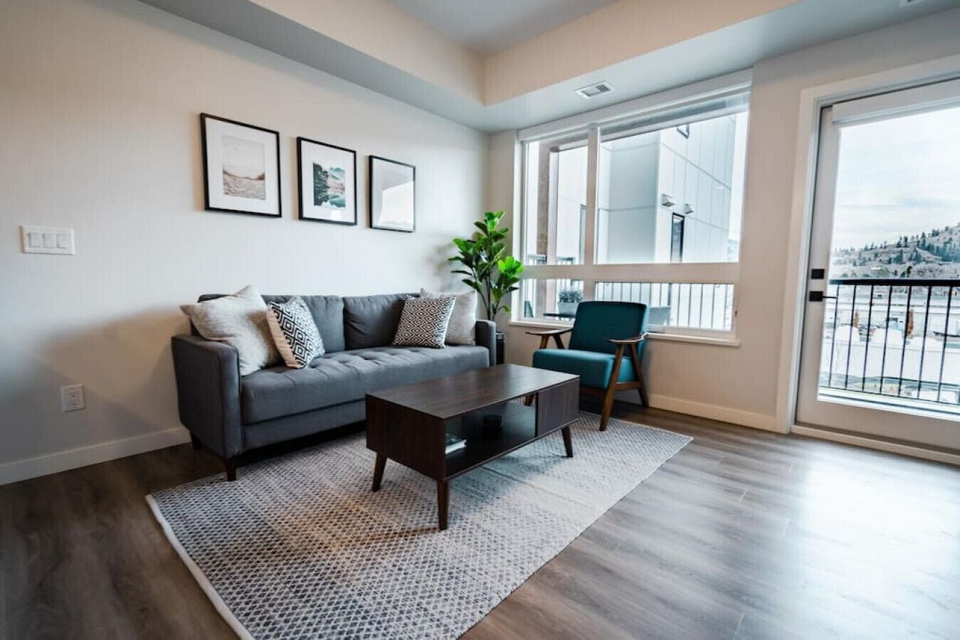 Gorgeous Modern Downtown Condo