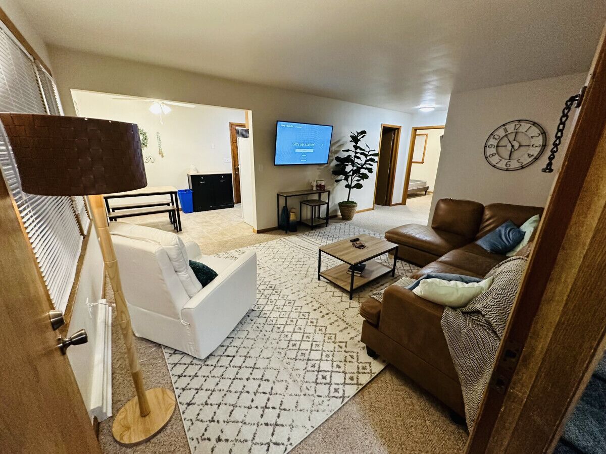 Stylish & Cozy APT-Self Check-In & Free Parking