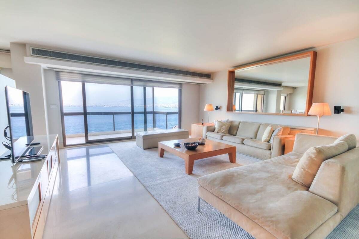 This apartment is a 2 bedroom(s), 2.5 bathrooms, located in Konak, İzmir.