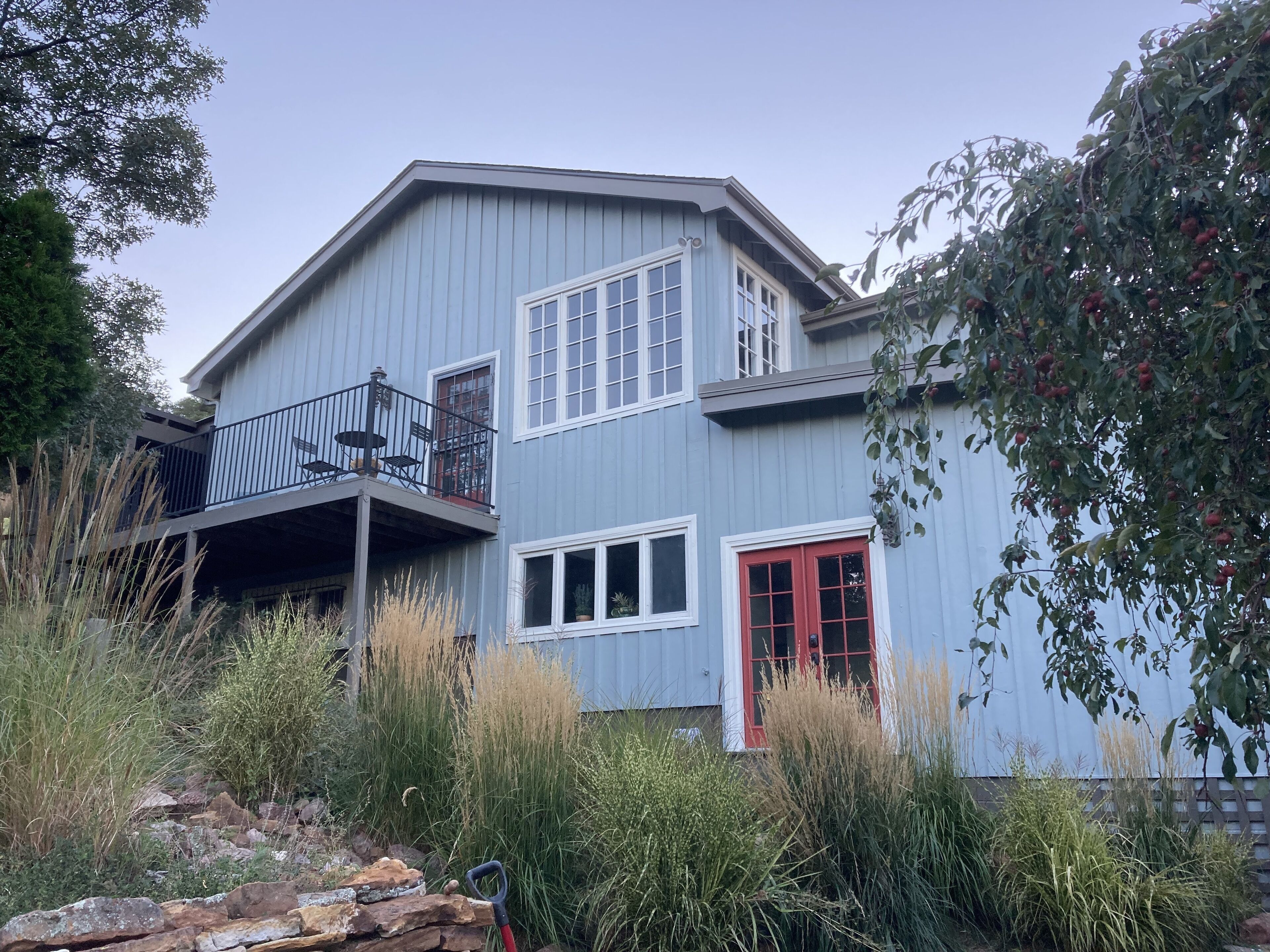 Inspiring Manitou Guesthouse - Monthly Stays