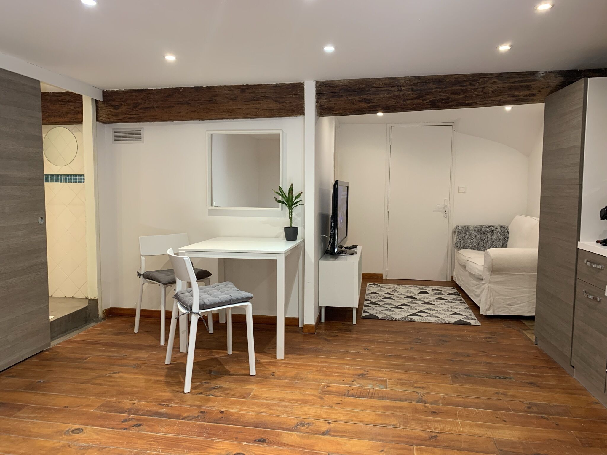 Two rooms Gignac historic center