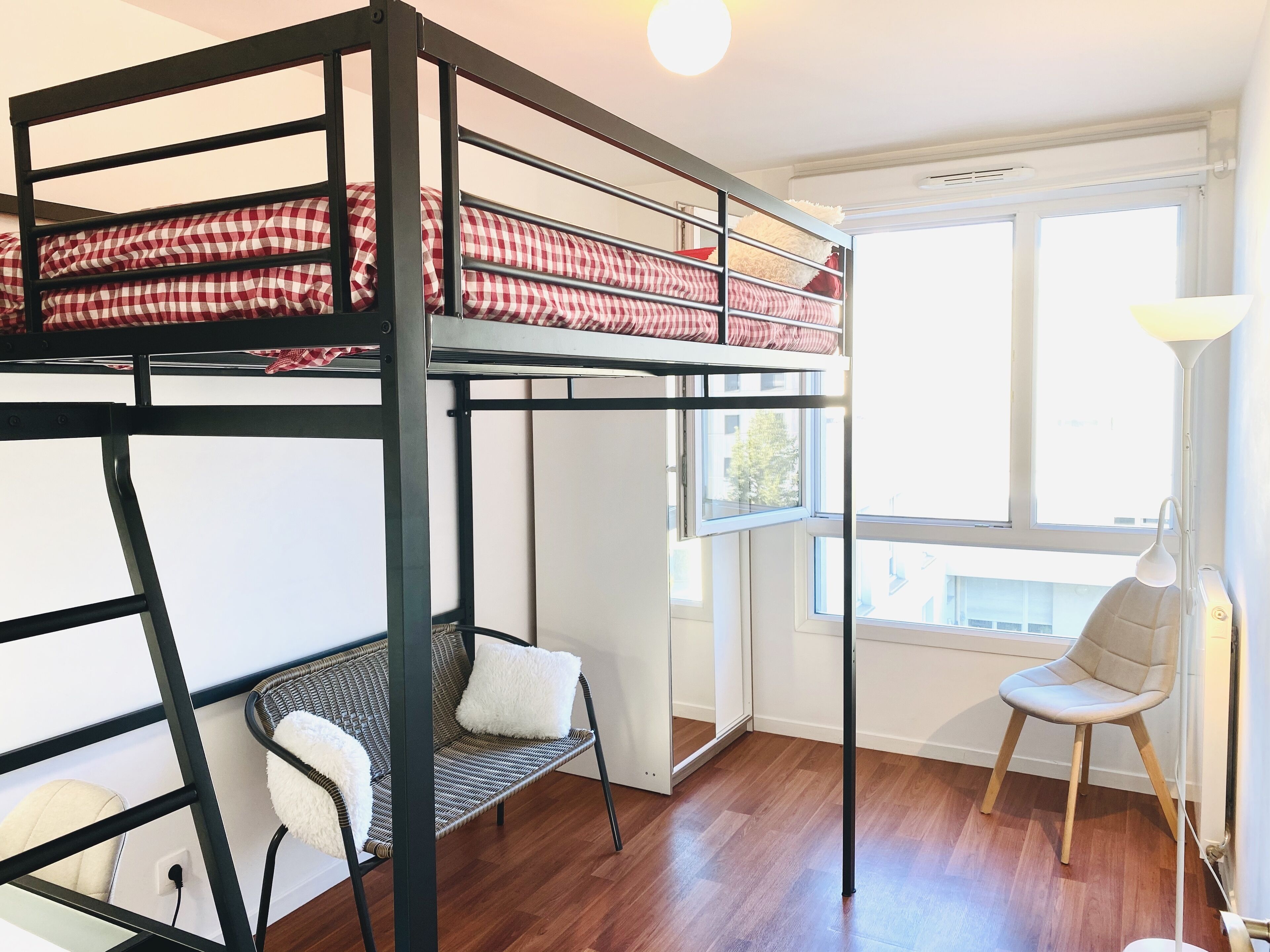 young and bright private room