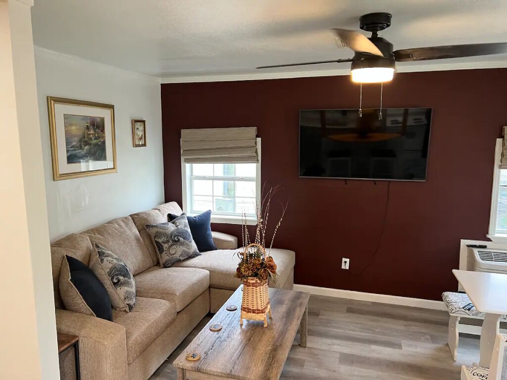Waterfront 2 Bedroom/Duplex G/Newly Remodeled