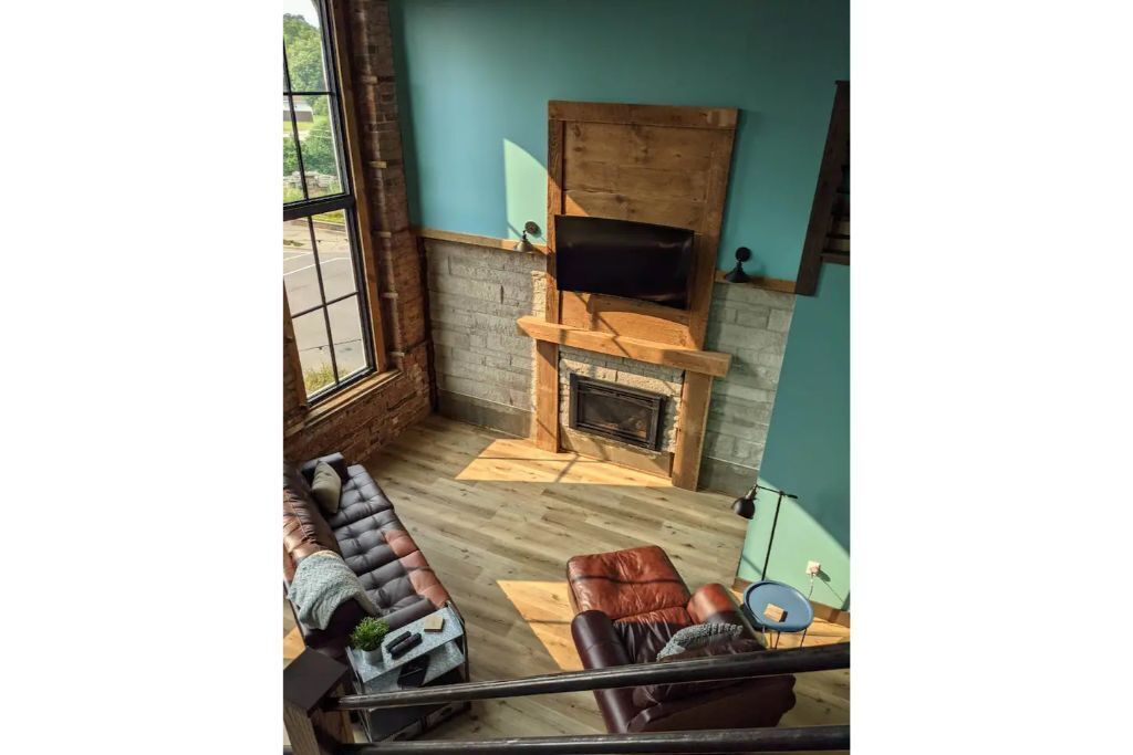 Historic Loft Suite Frances / Starved Rock/ Utica